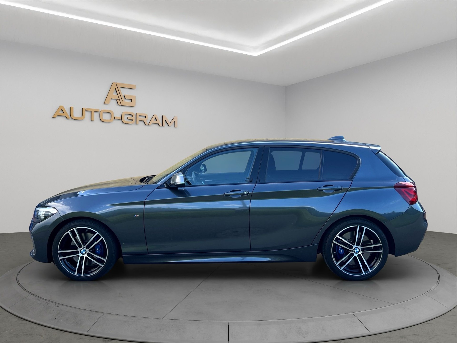 BMW M140i xDrive Steptronic-showroom-element-1
