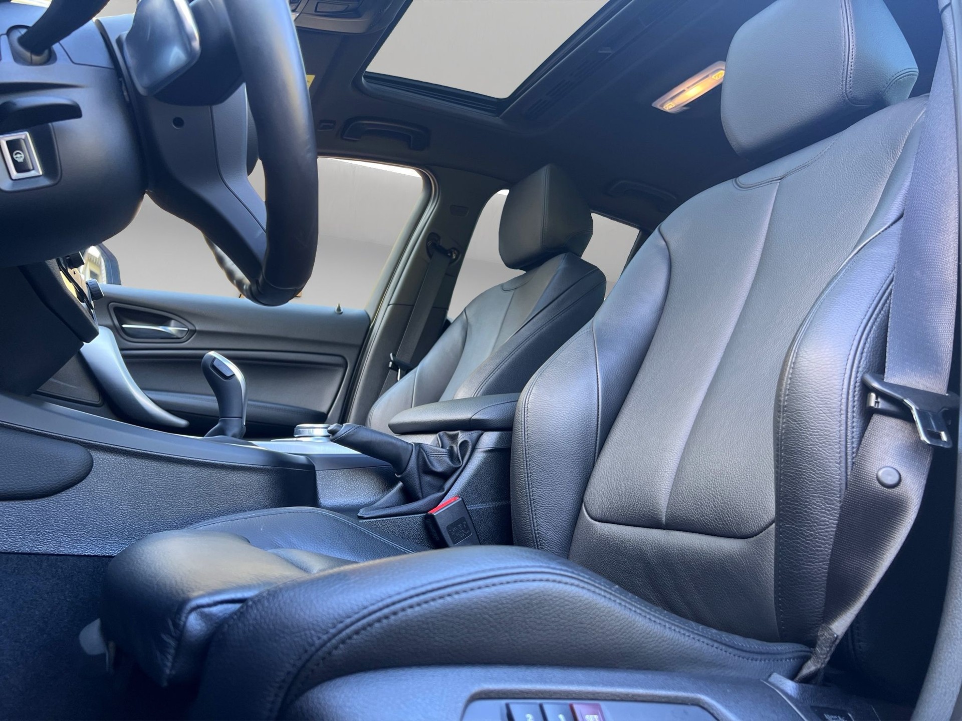 BMW M140i xDrive Steptronic-image-11