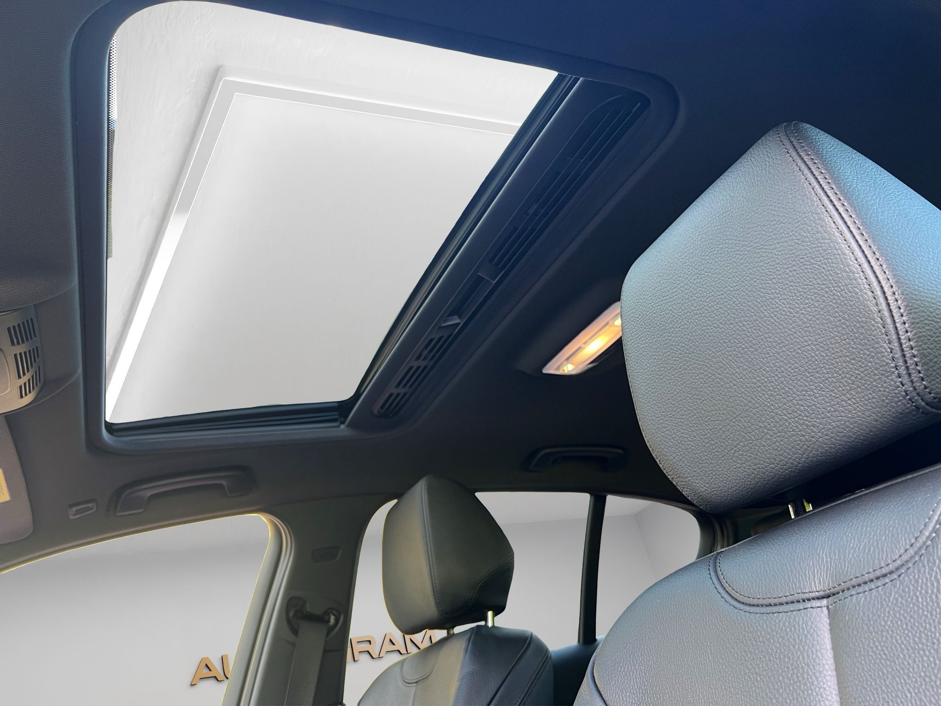 BMW M140i xDrive Steptronic-image-21