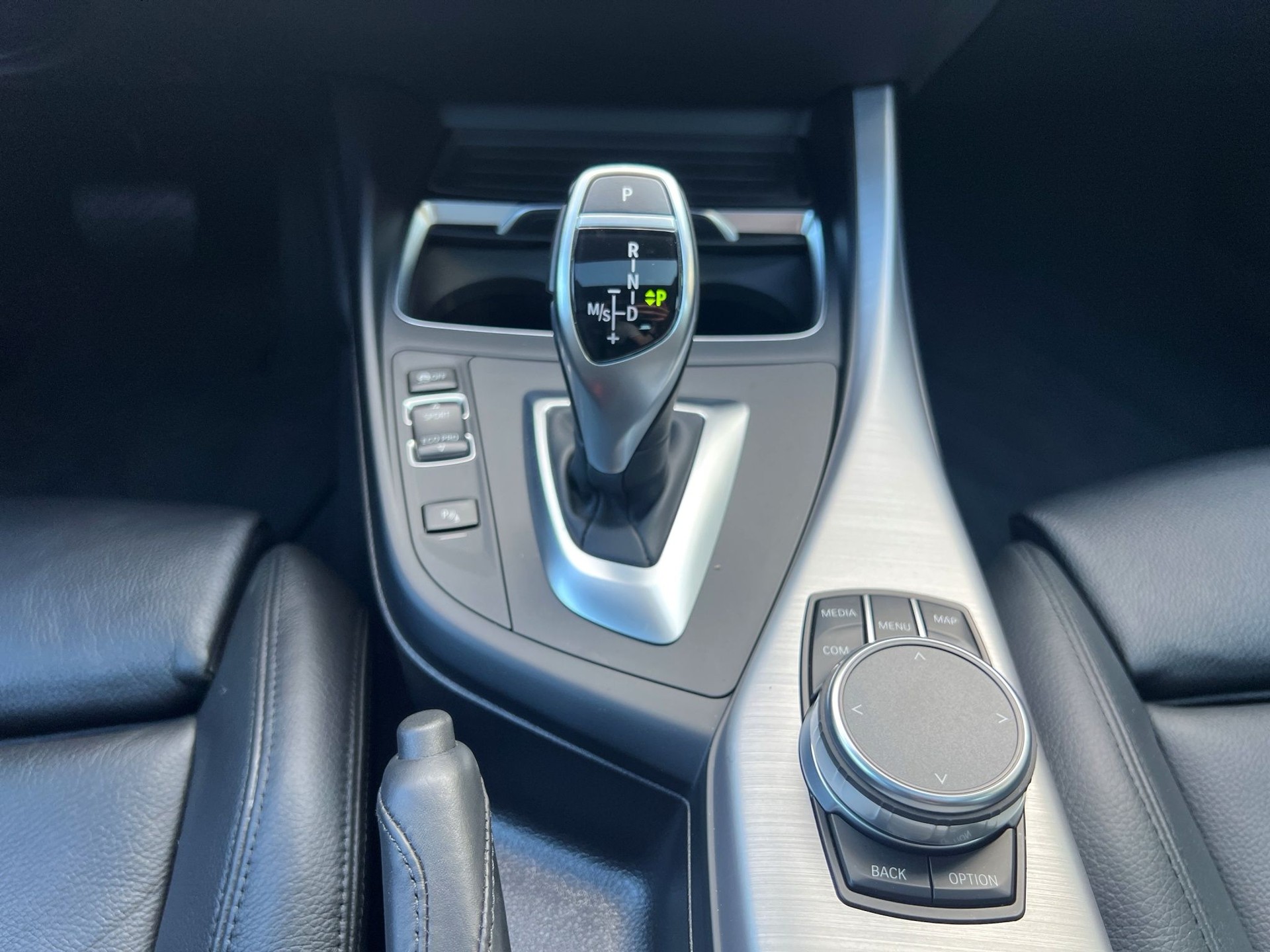 BMW M140i xDrive Steptronic-image-18
