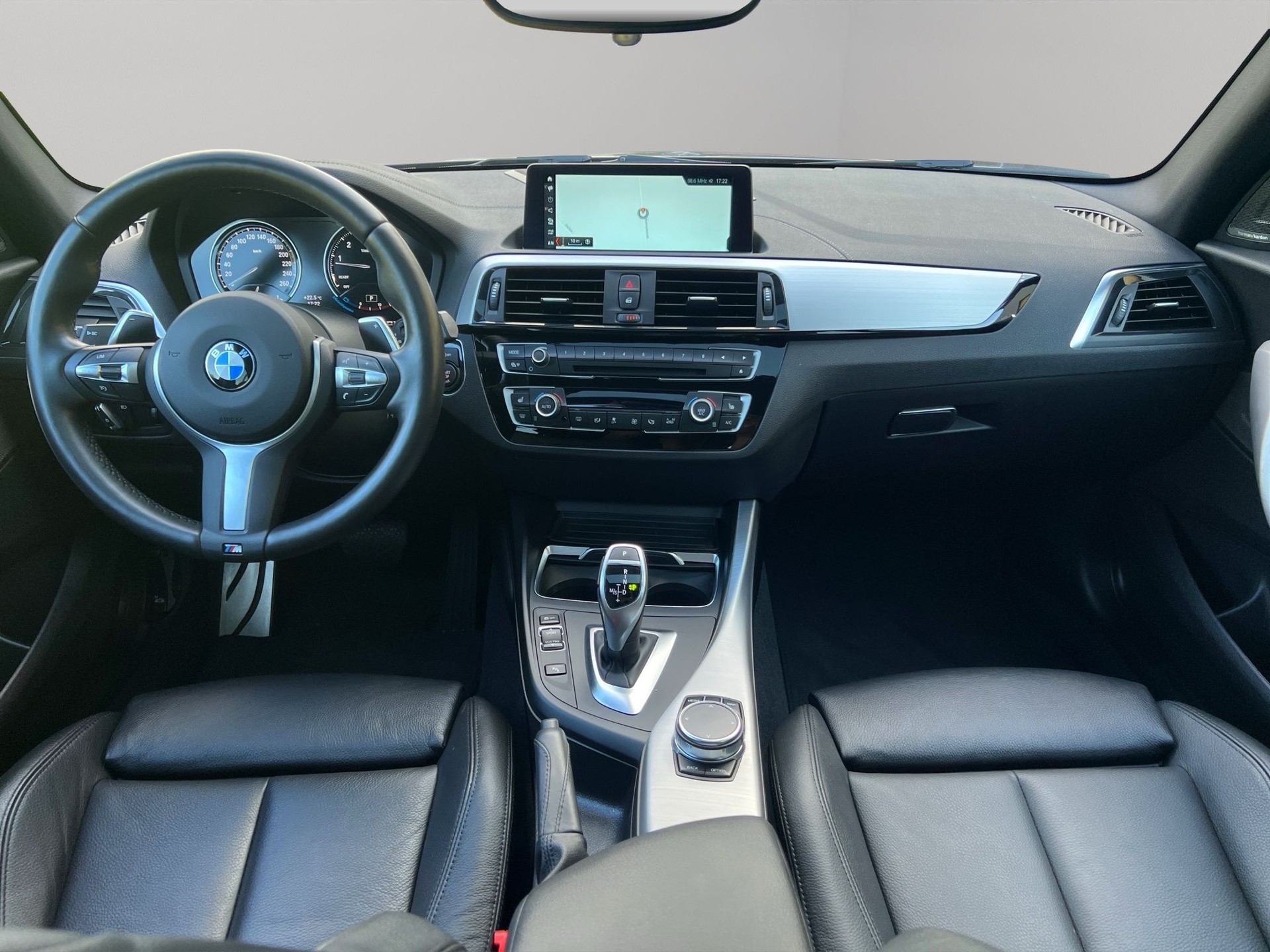BMW M140i xDrive Steptronic-image-13