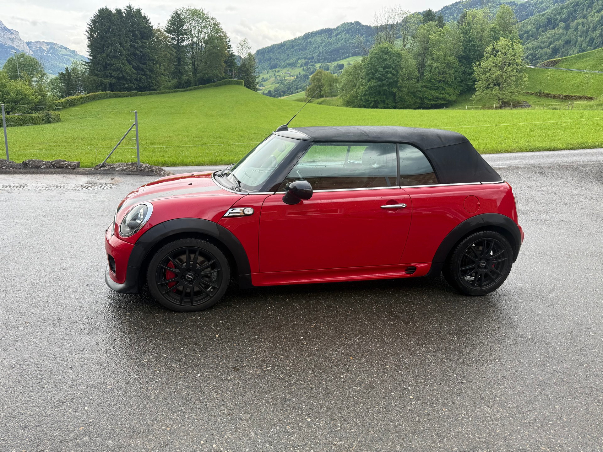 MINI Cooper John Cooper Works Cabriolet-image-7