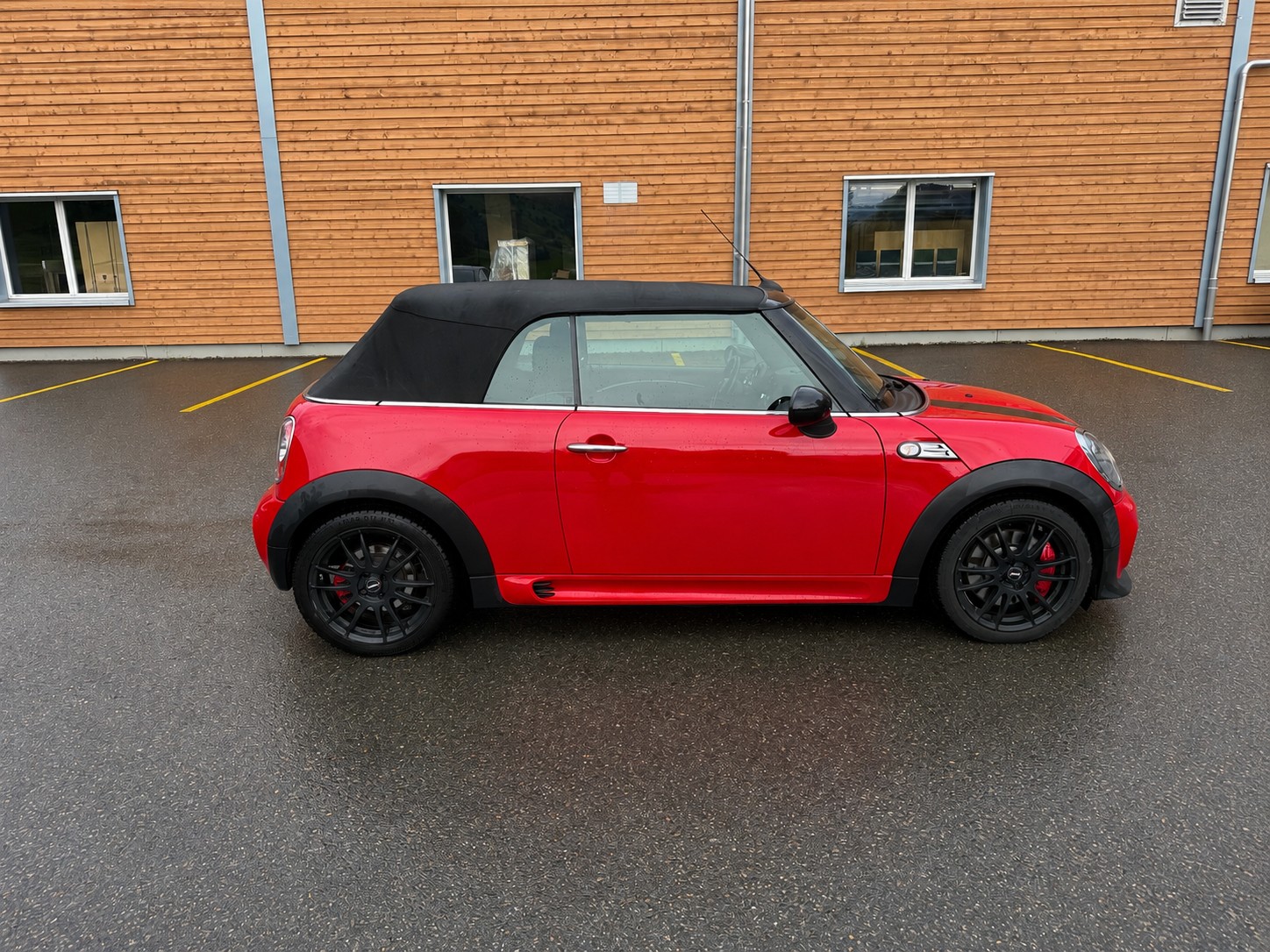 MINI Cooper John Cooper Works Cabriolet-image-9