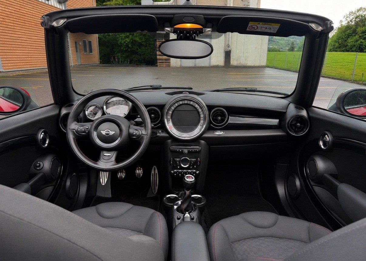 MINI Cooper John Cooper Works Cabriolet-image-11