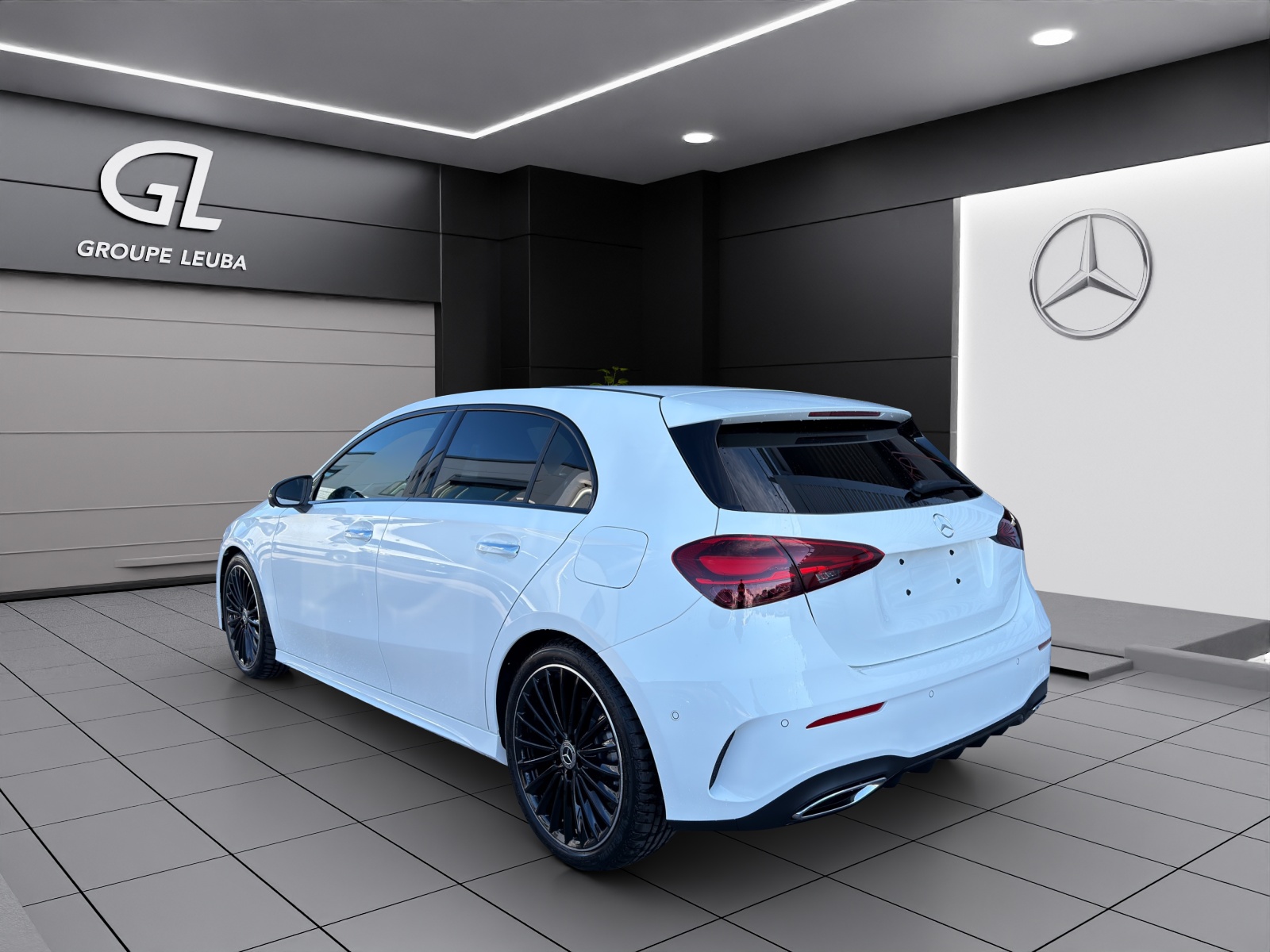 MERCEDES-BENZ A 220 d 8G-DCT-showroom-element-3