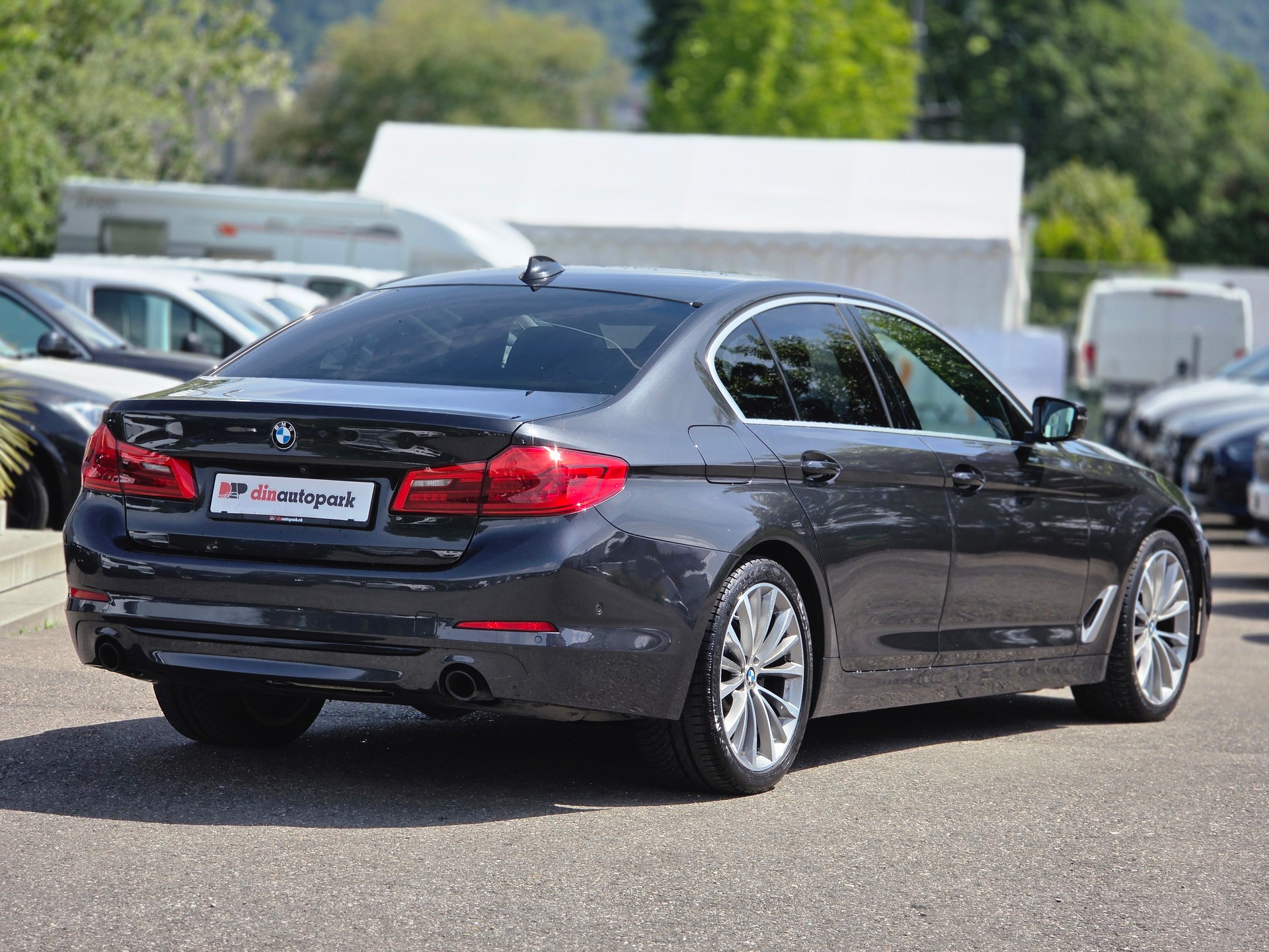 BMW 520d xDrive Luxury Line Steptronic-image-4