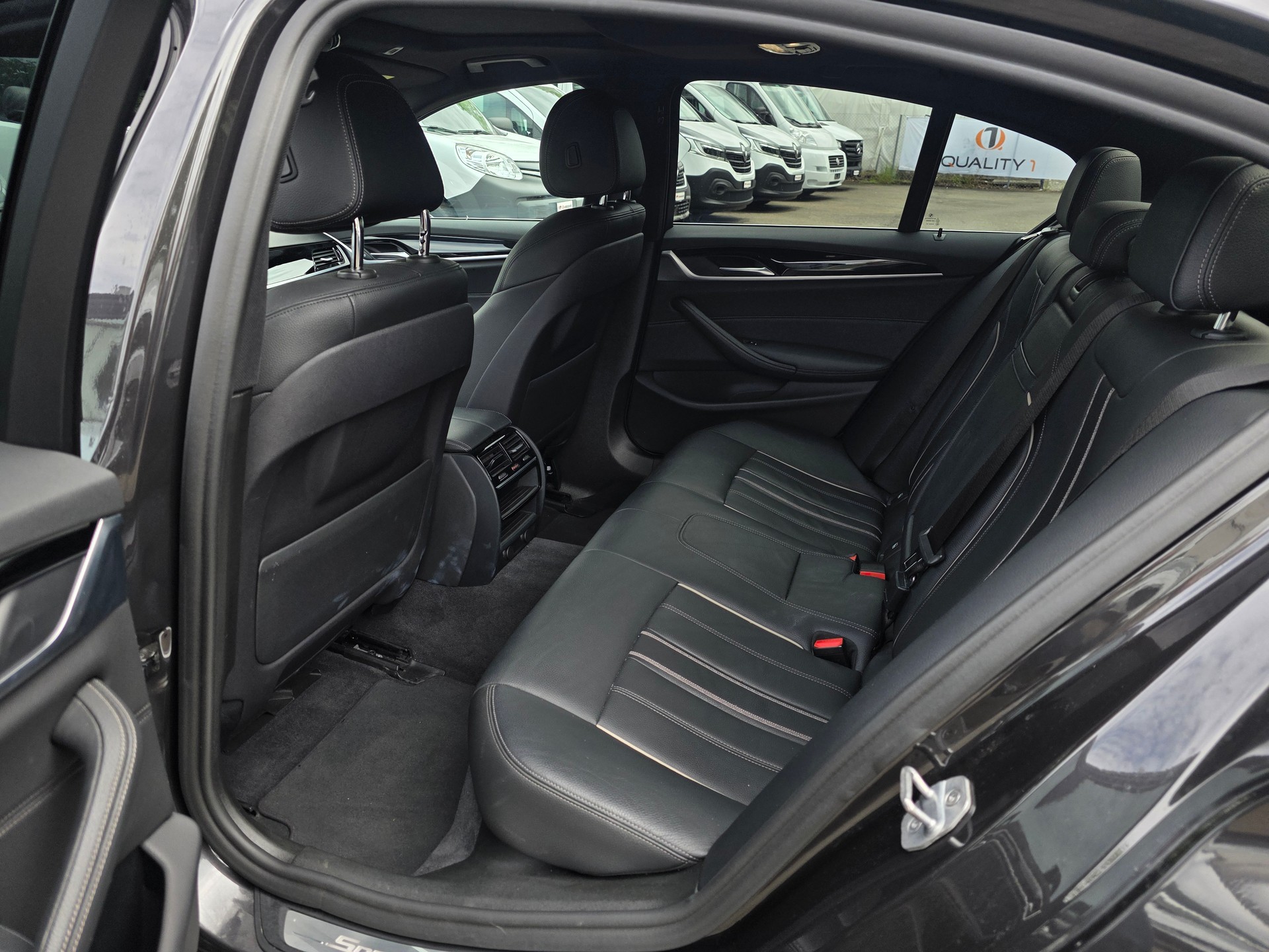 BMW 520d xDrive Luxury Line Steptronic-image-22