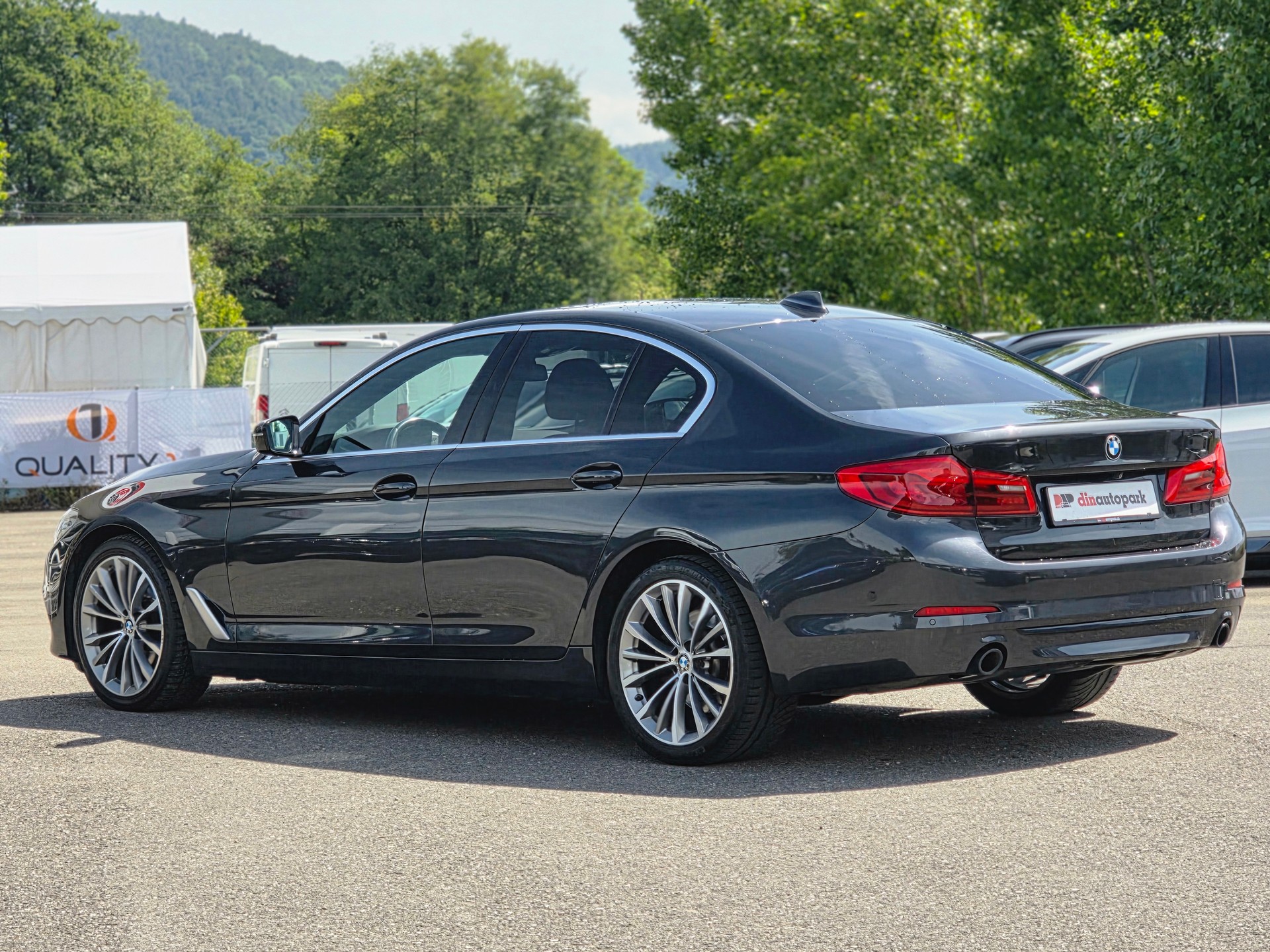 BMW 520d xDrive Luxury Line Steptronic-image-5
