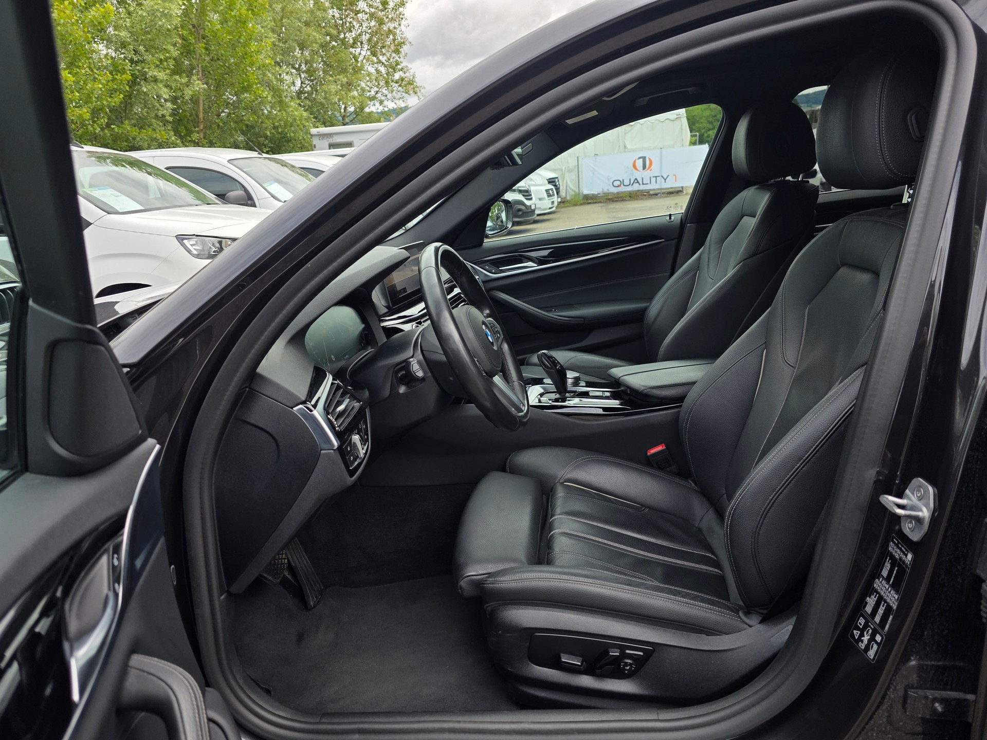 BMW 520d xDrive Luxury Line Steptronic-image-8