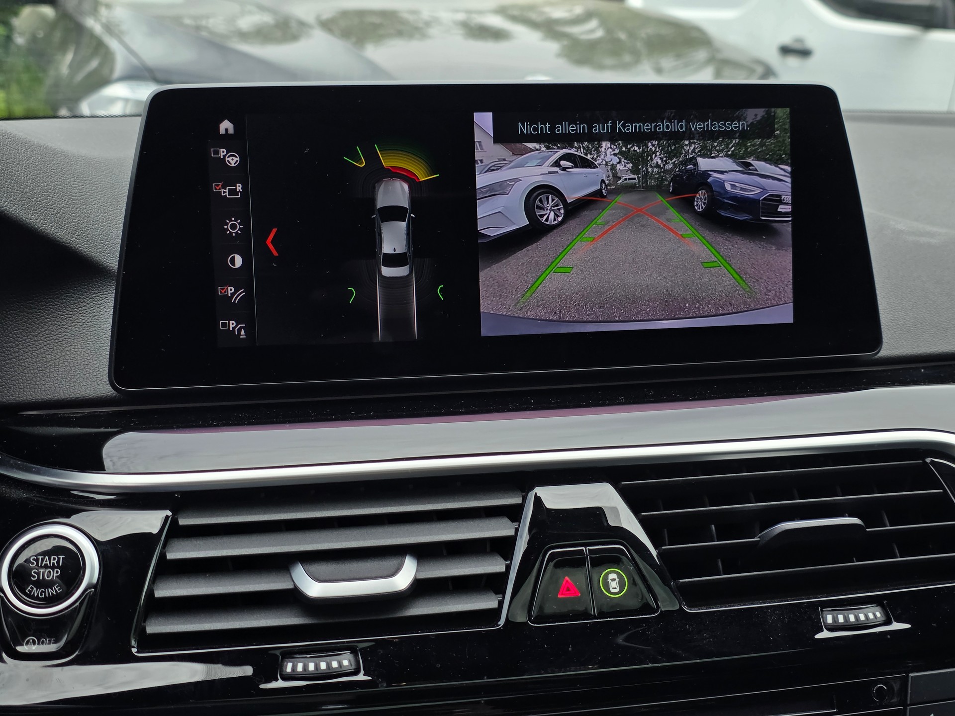 BMW 520d xDrive Luxury Line Steptronic-image-16