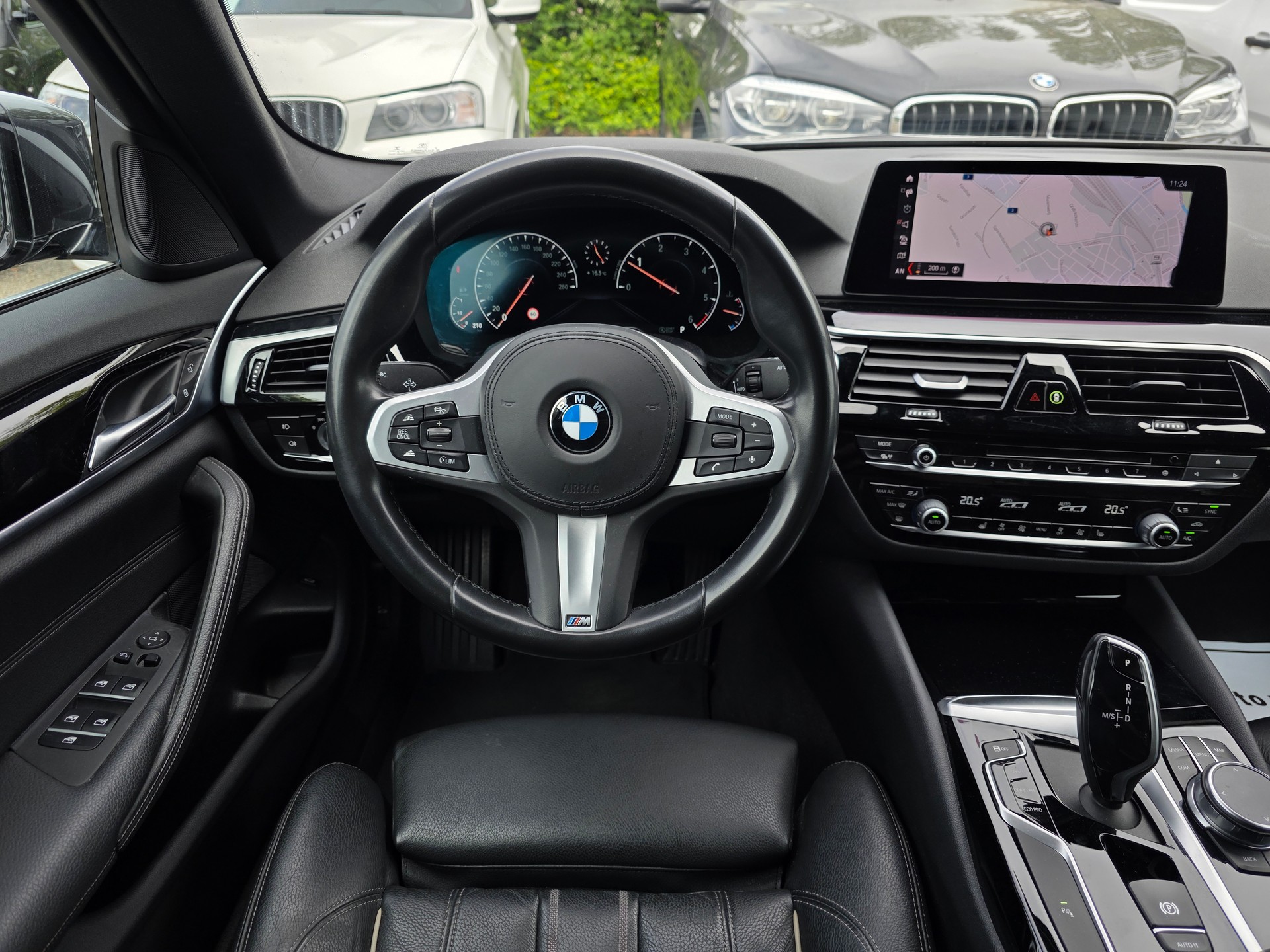 BMW 520d xDrive Luxury Line Steptronic-image-13