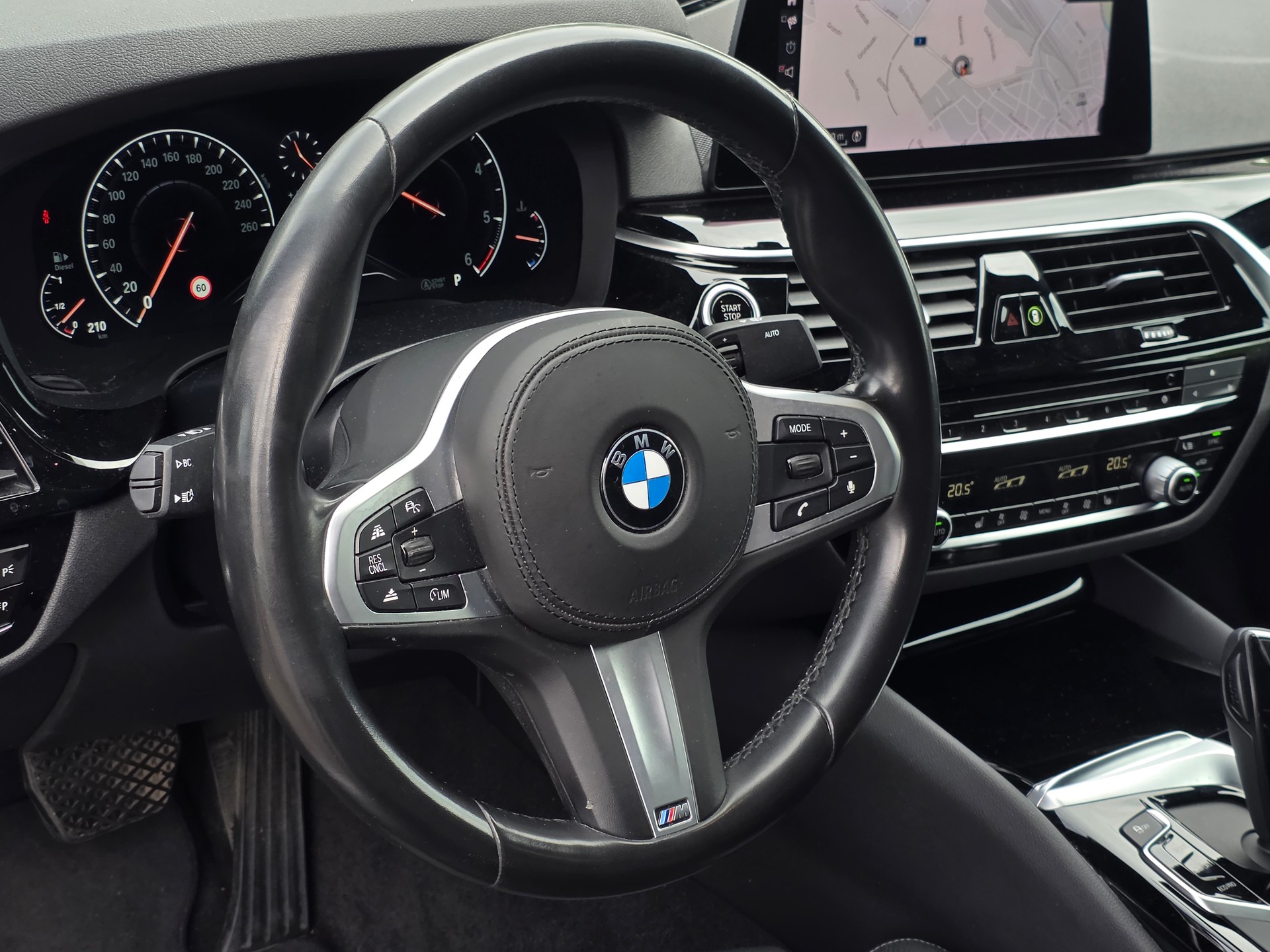 BMW 520d xDrive Luxury Line Steptronic-image-10