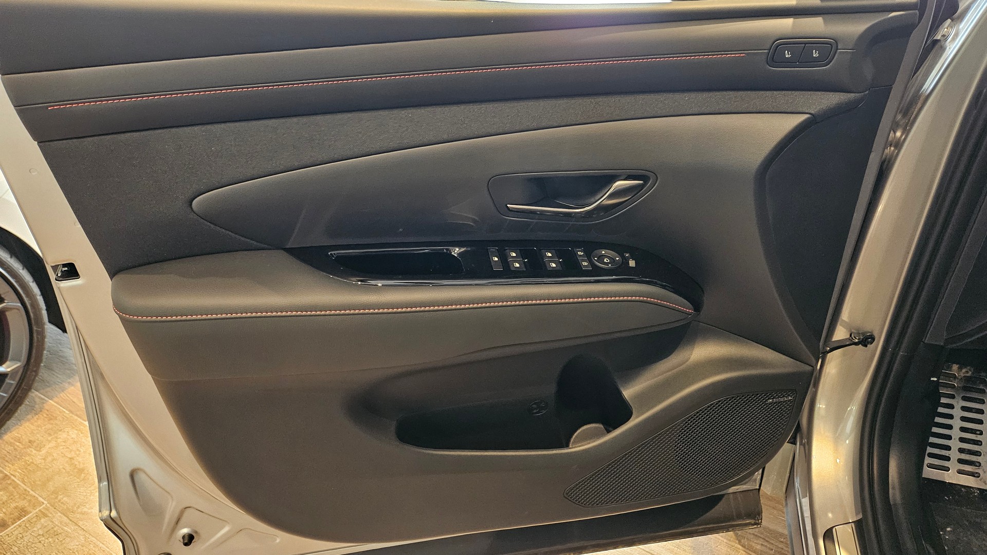 HYUNDAI Tucson 1.6 TGDI PHEV N-Line 4WD-image-23