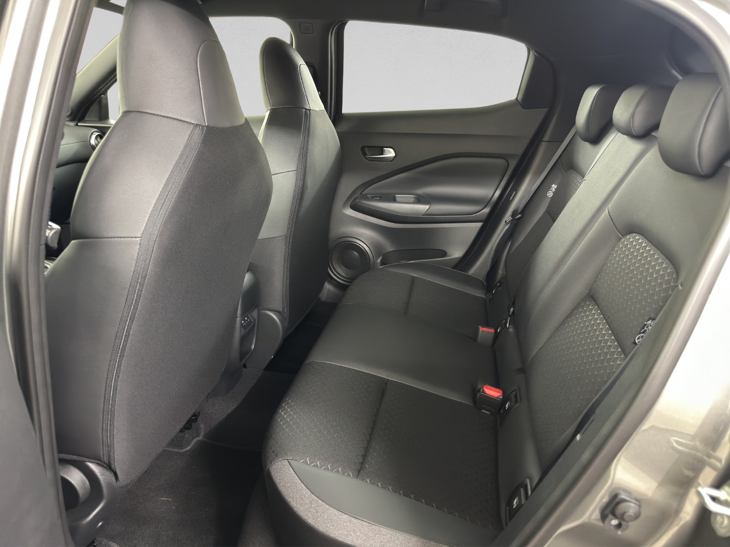 NISSAN Juke 1.6 FHEV N-Connecta-image-14