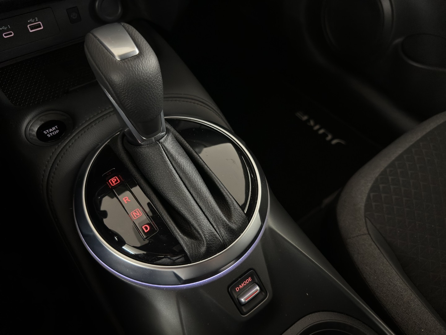 NISSAN Juke 1.6 FHEV N-Connecta-image-17