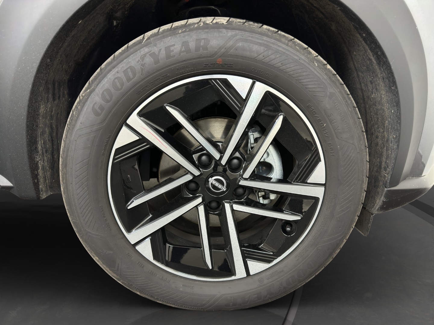 NISSAN Juke 1.6 FHEV N-Connecta-image-26