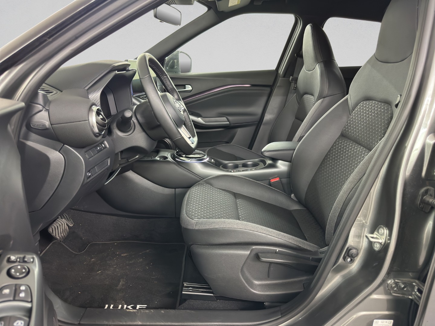 NISSAN Juke 1.6 FHEV N-Connecta-image-8
