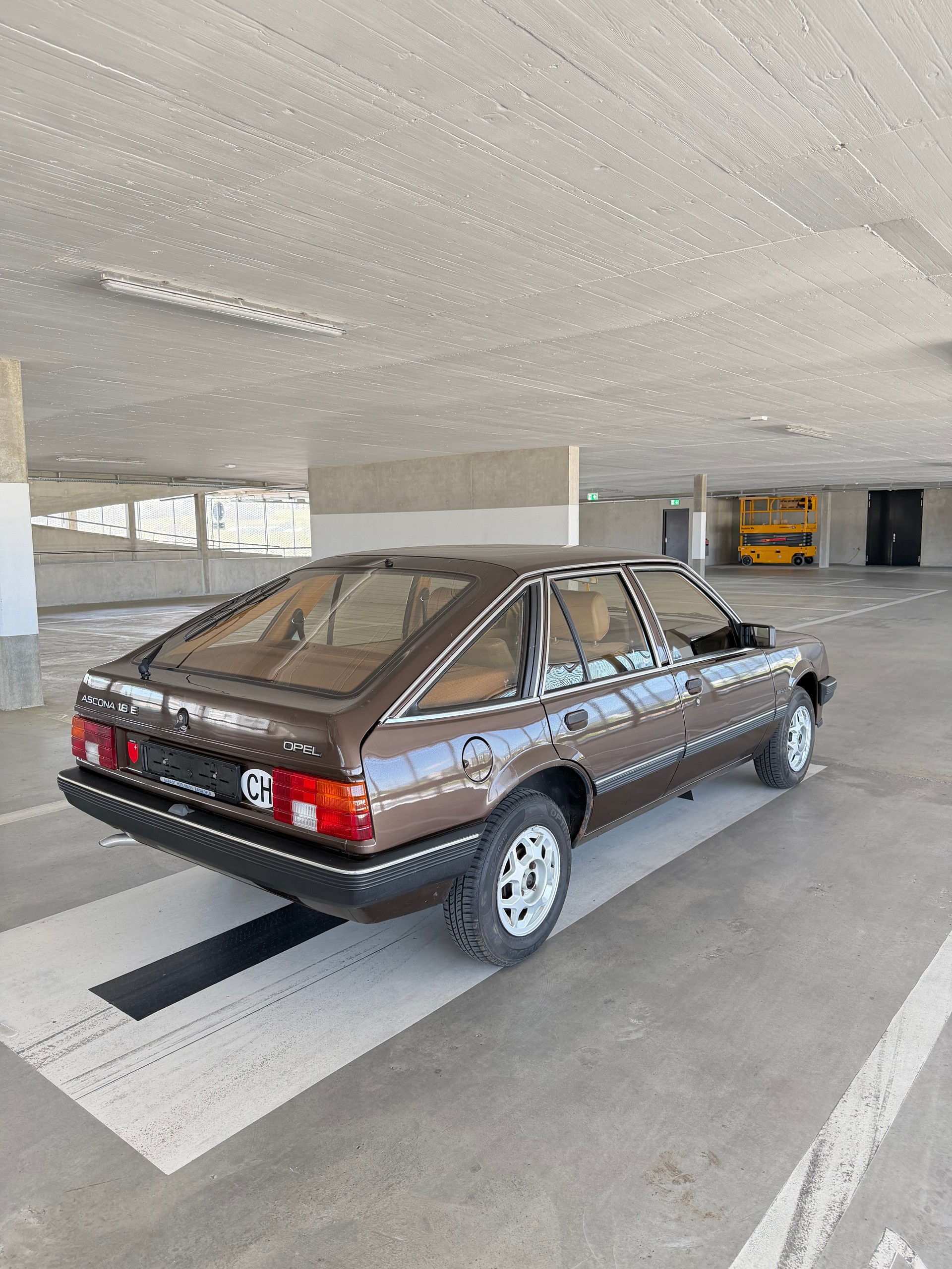 OPEL Ascona 1800 E Berlina - Expertise du jour - Service a jour-image-2