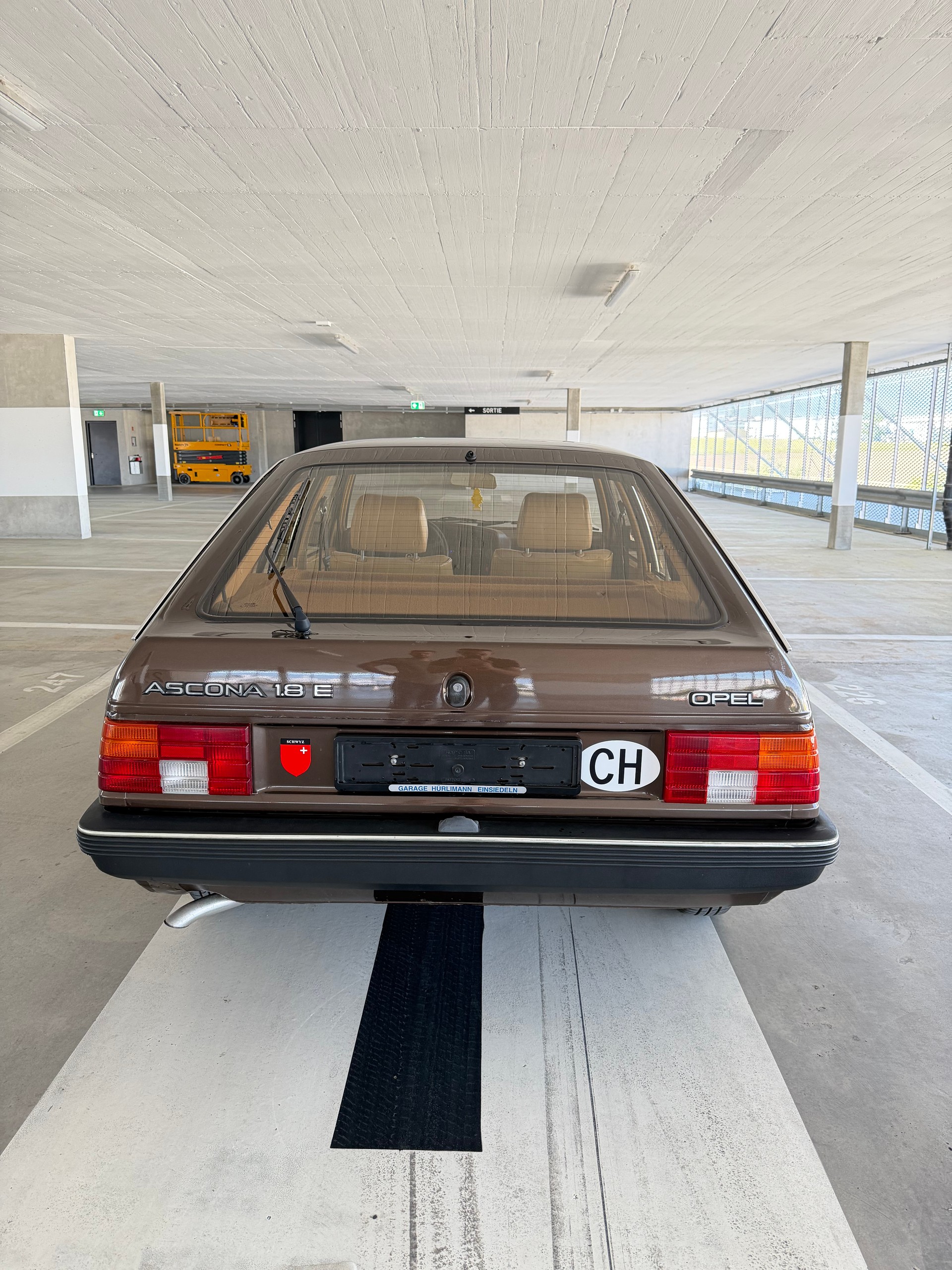 OPEL Ascona 1800 E Berlina - Expertise du jour - Service a jour-image-3