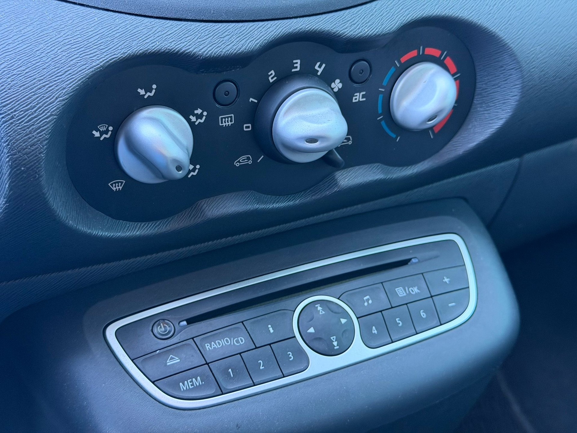 RENAULT Twingo 1.2 16V Dynamique-image-12