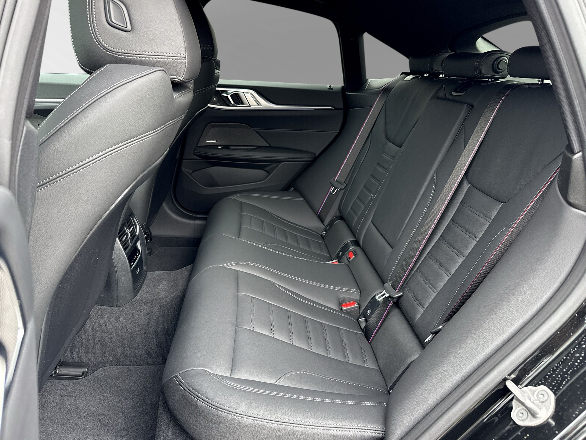 BMW i4 xDrive 40 M Sport Pro-image-7