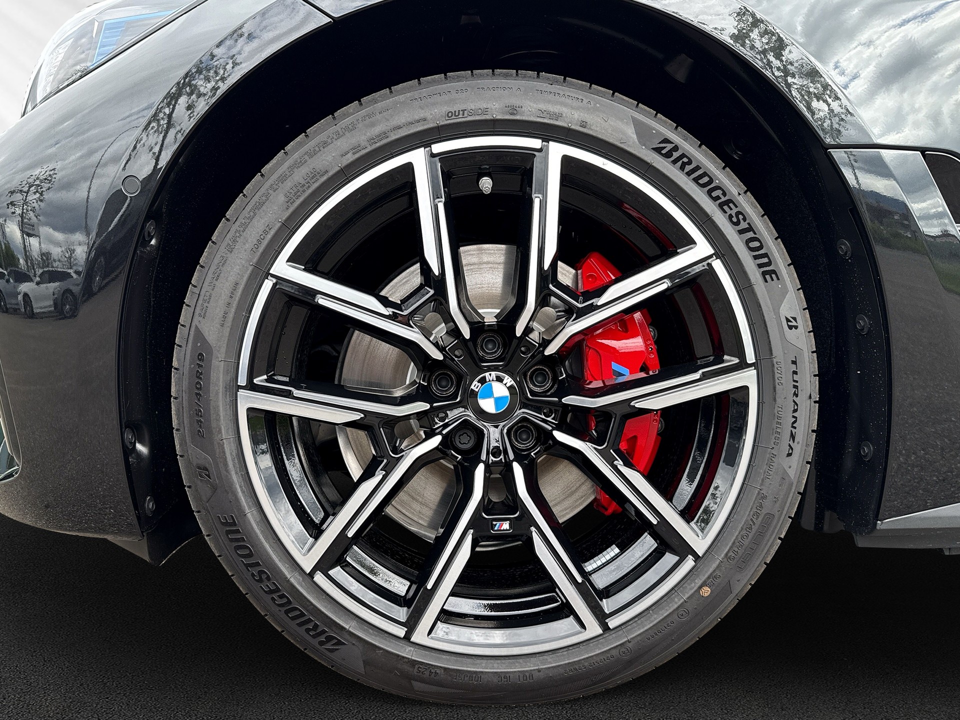 BMW i4 xDrive 40 M Sport Pro-image-9