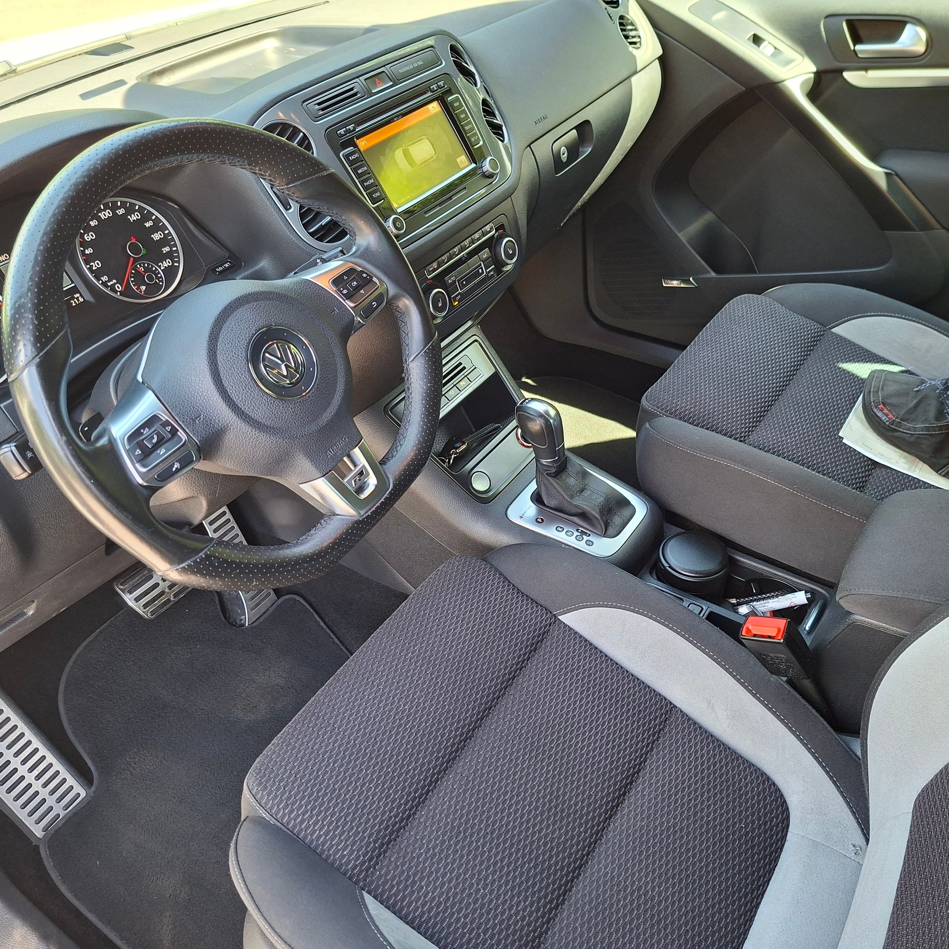 VW Tiguan 2.0 TSI R-Line Design 4Motion DSG-image-10