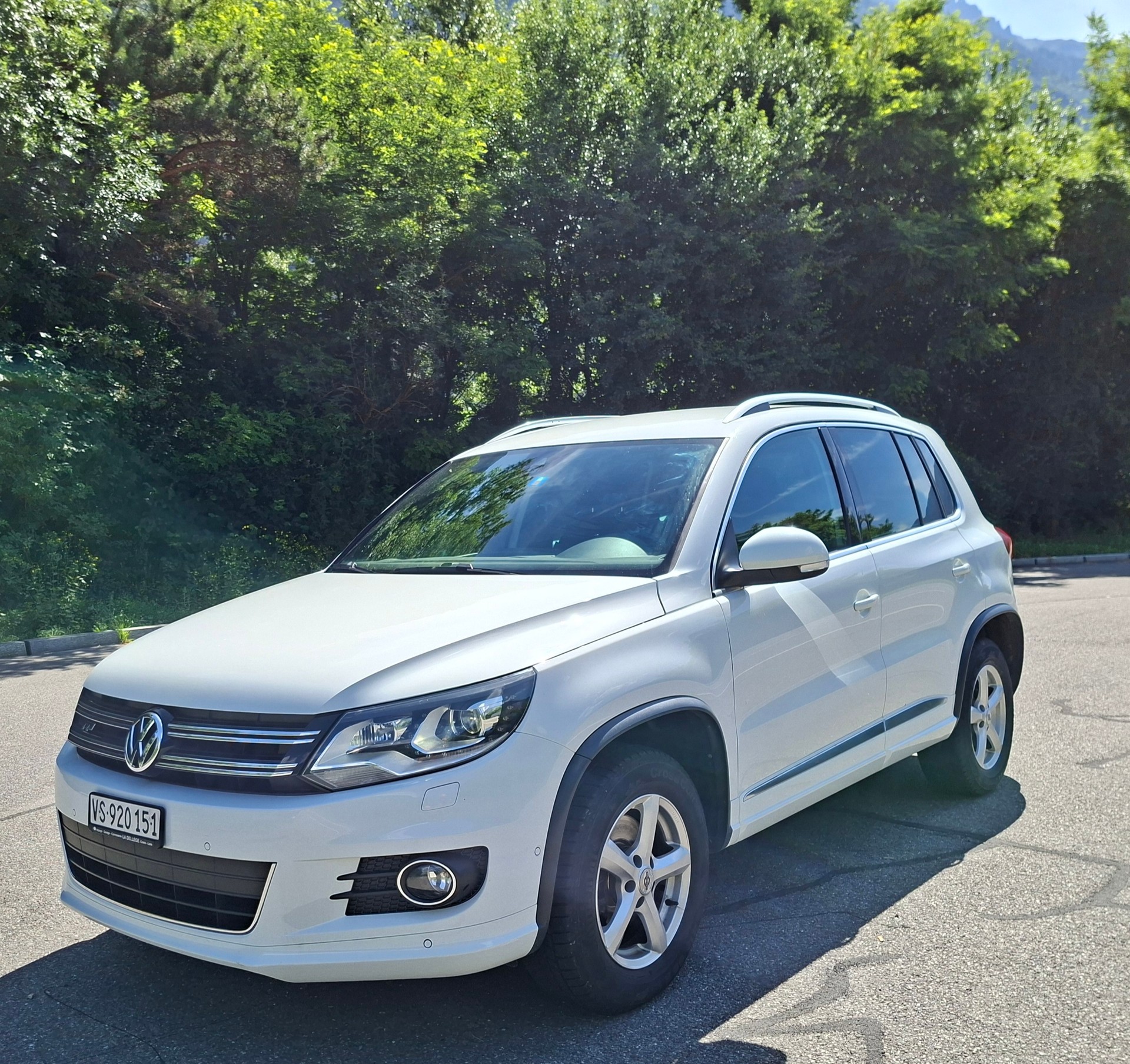 VW Tiguan 2.0 TSI R-Line Design 4Motion DSG-image-1