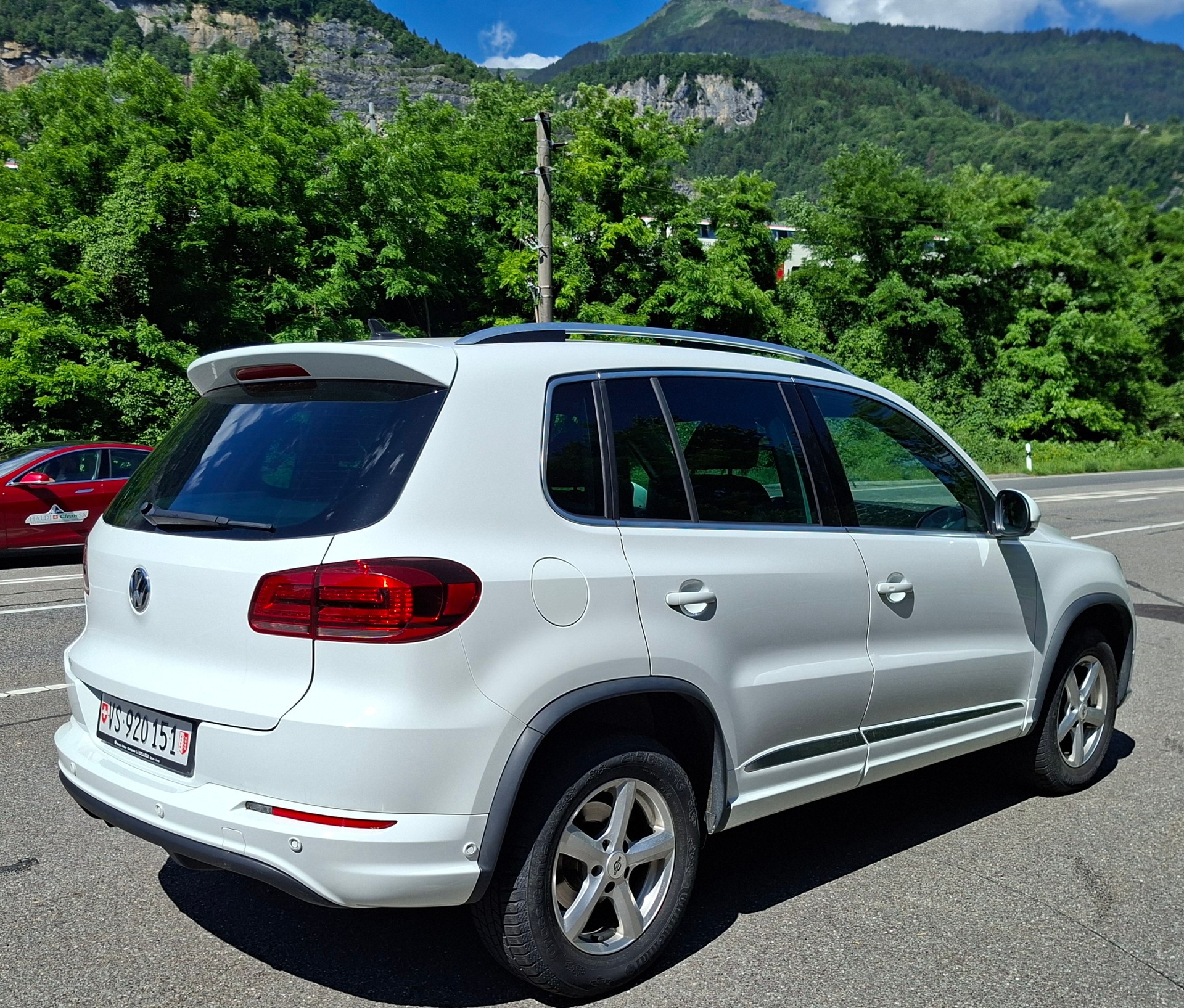 VW Tiguan 2.0 TSI R-Line Design 4Motion DSG-image-4