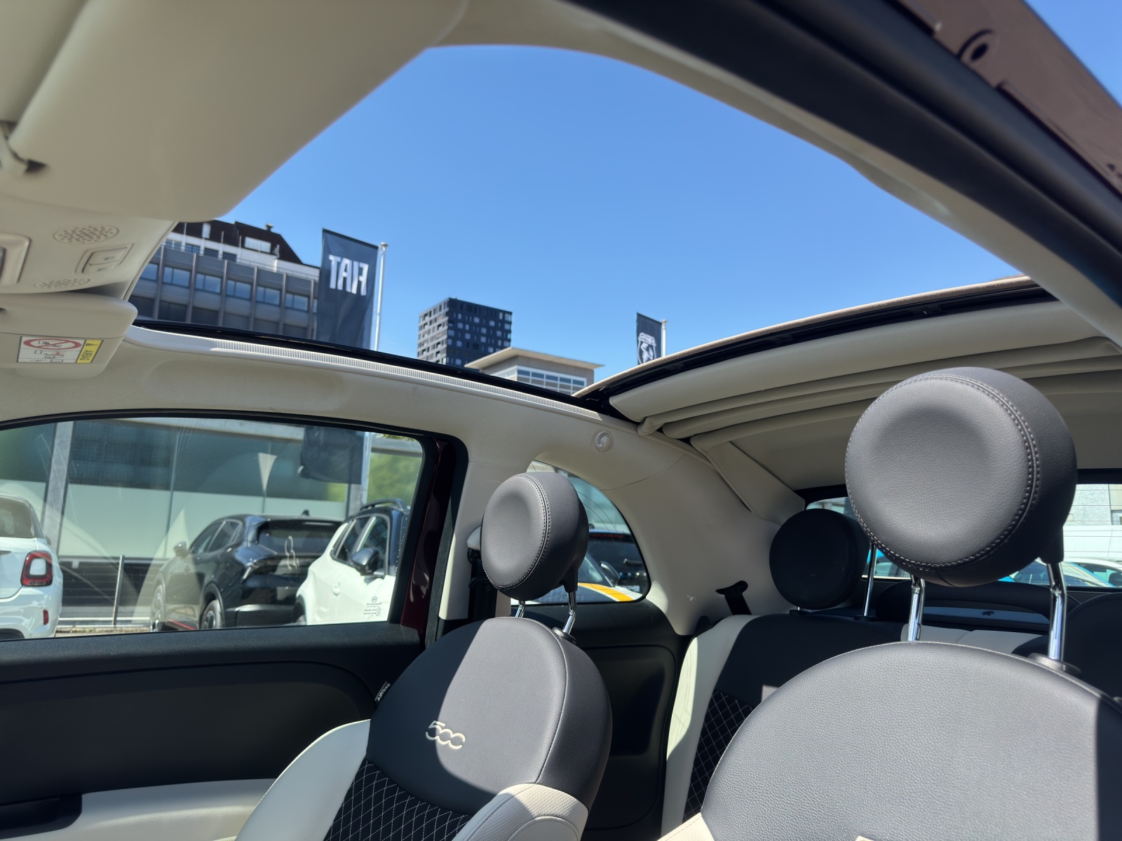 FIAT 500 C 1.0 Hybrid Dolcevita Star-image-14