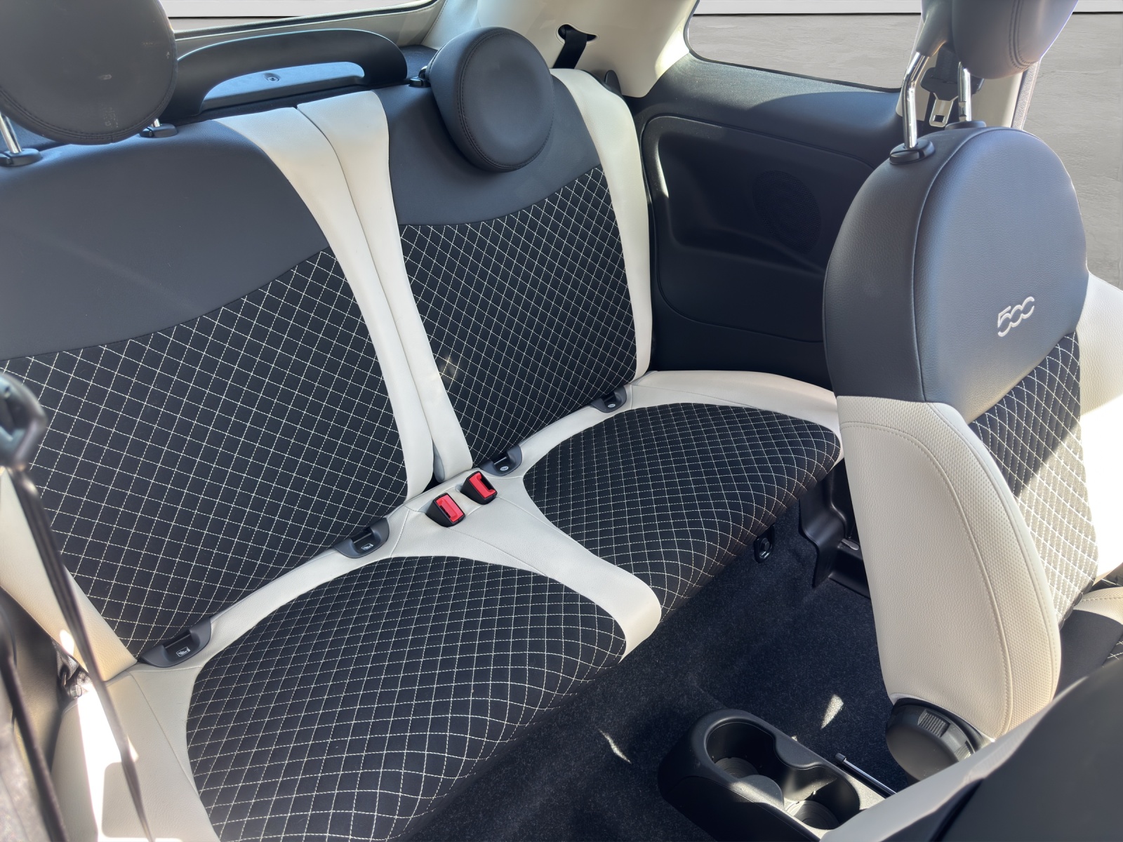 FIAT 500 C 1.0 Hybrid Dolcevita Star-image-10