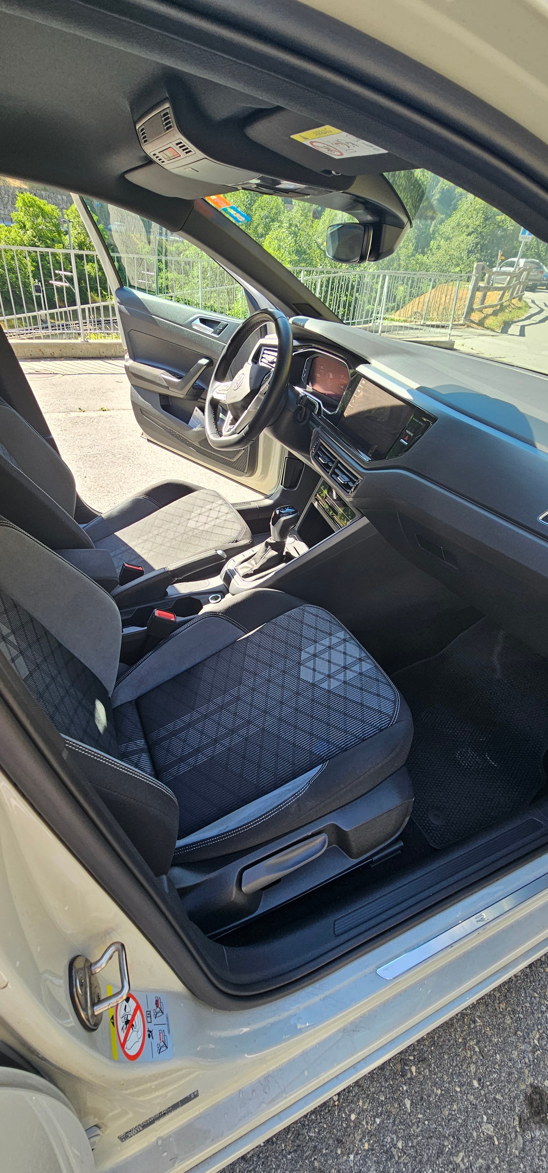 VW 1.0 TSI R-Line DSG-image-5
