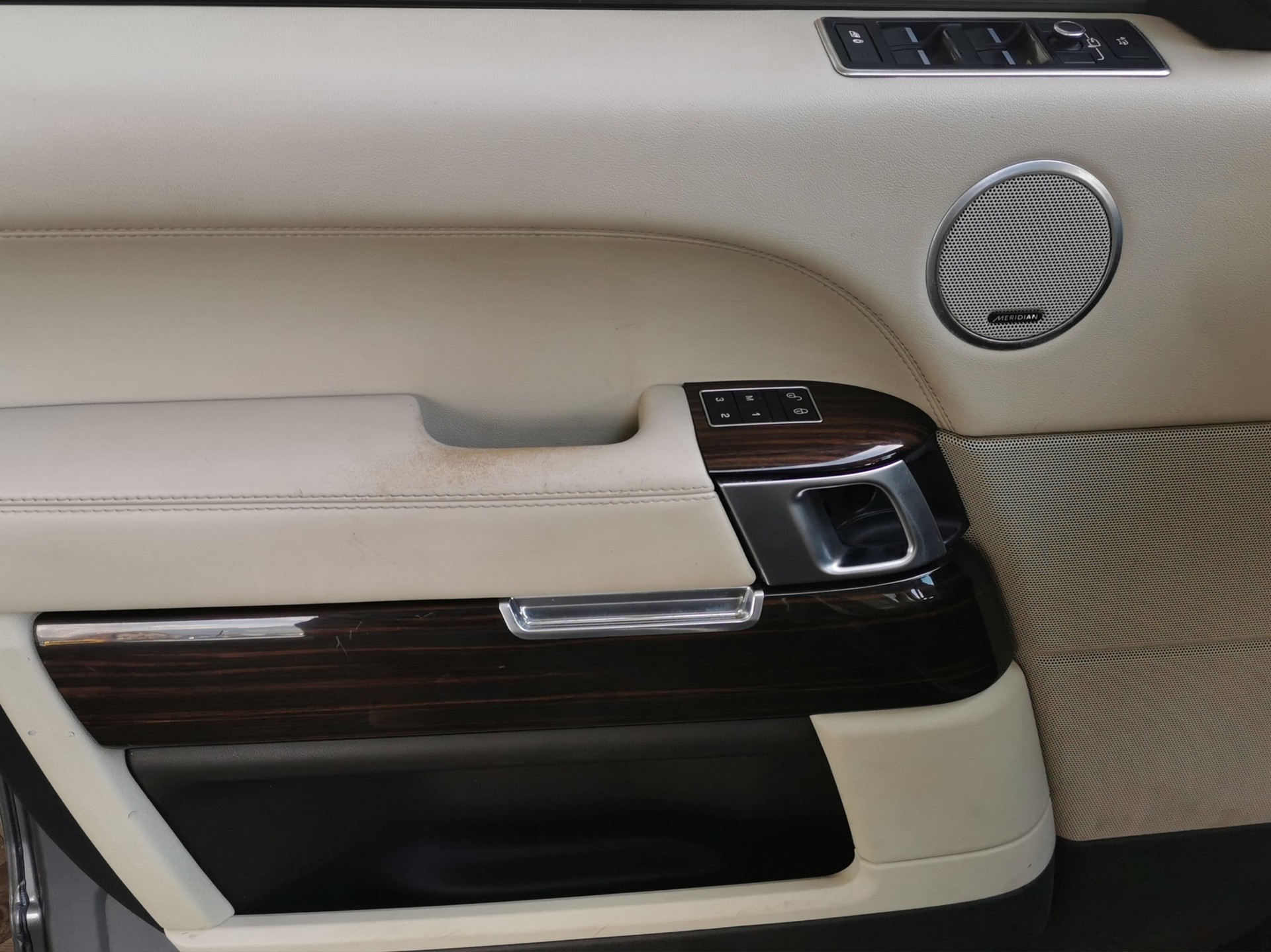 LAND ROVER Range Rover 3.0 TDV6 Vogue Automatic-image-12