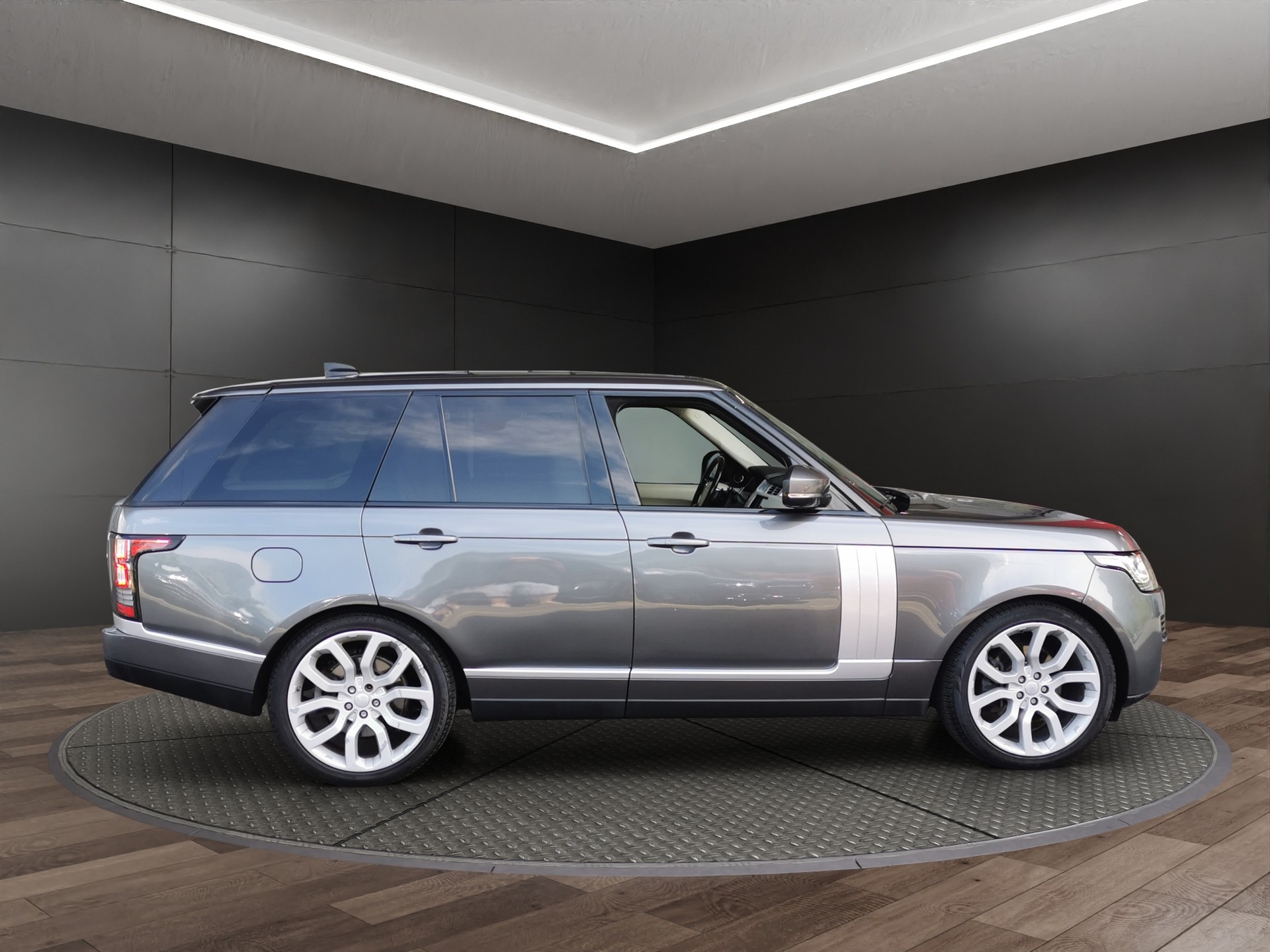 LAND ROVER Range Rover 3.0 TDV6 Vogue Automatic-image-4