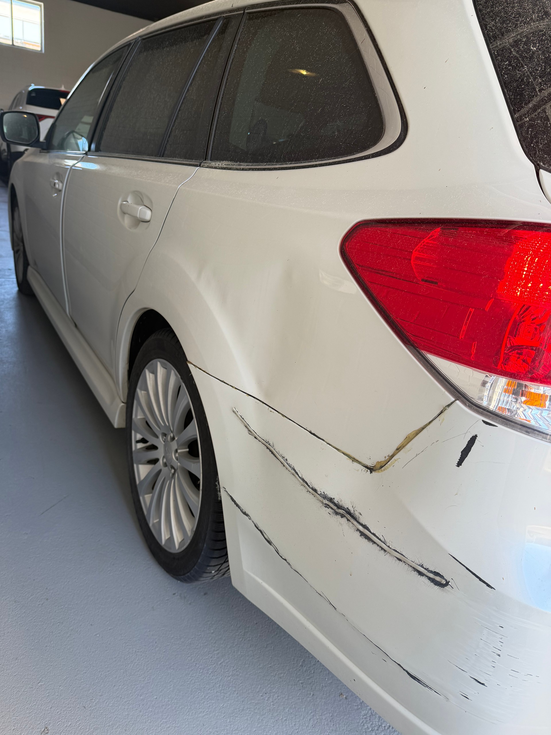 SUBARU Legacy 2.0D Limited S AWD-image-8
