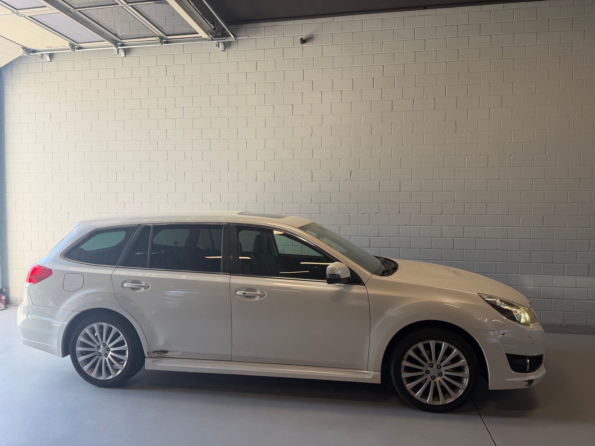 SUBARU Legacy 2.0D Limited S AWD-image-4