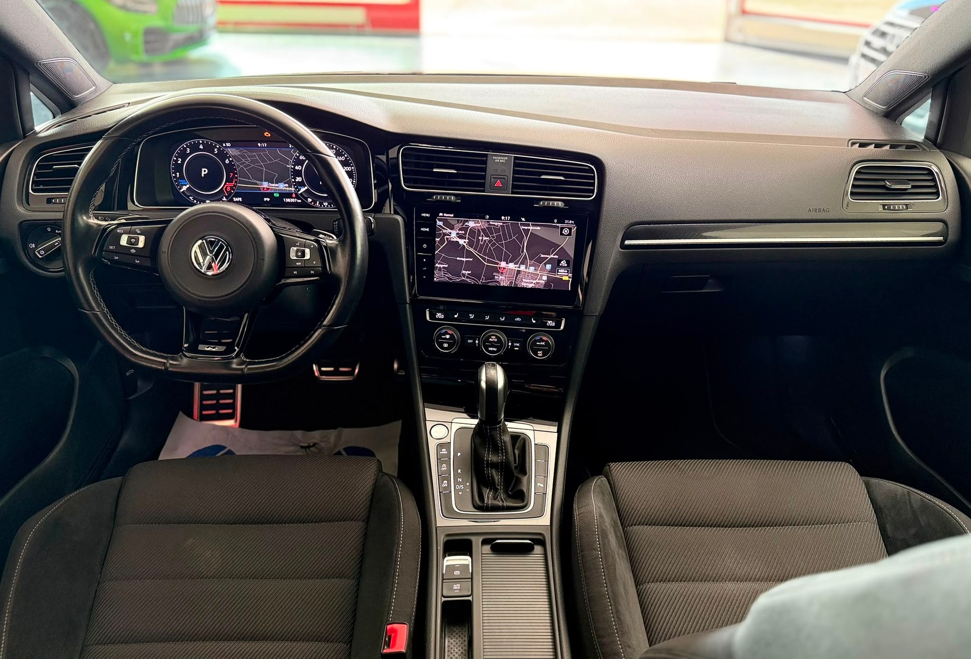 VW Golf 2.0 TSI R 4Motion DSG-image-24