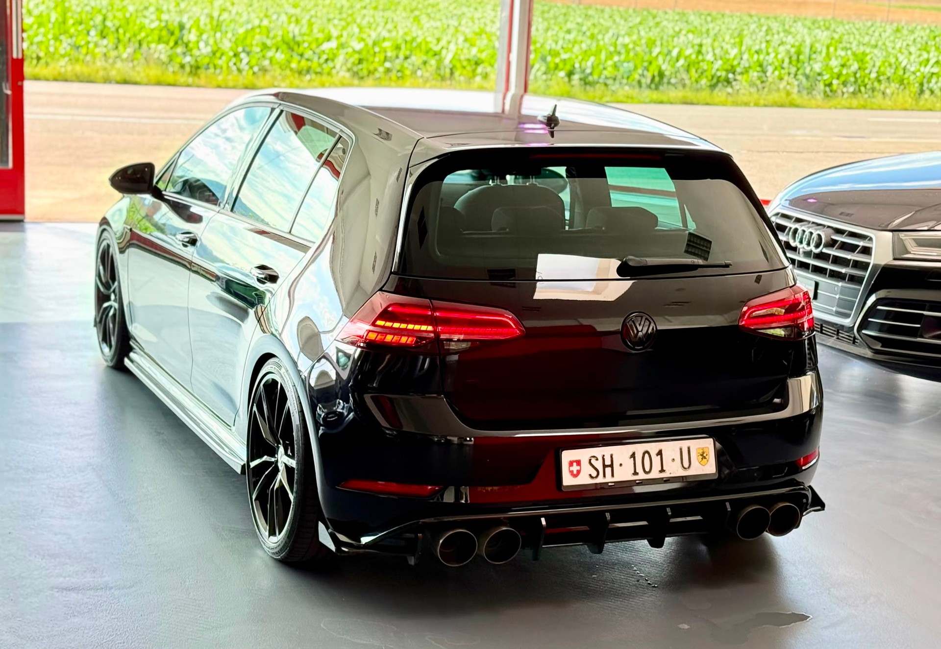 VW Golf 2.0 TSI R 4Motion DSG-image-8
