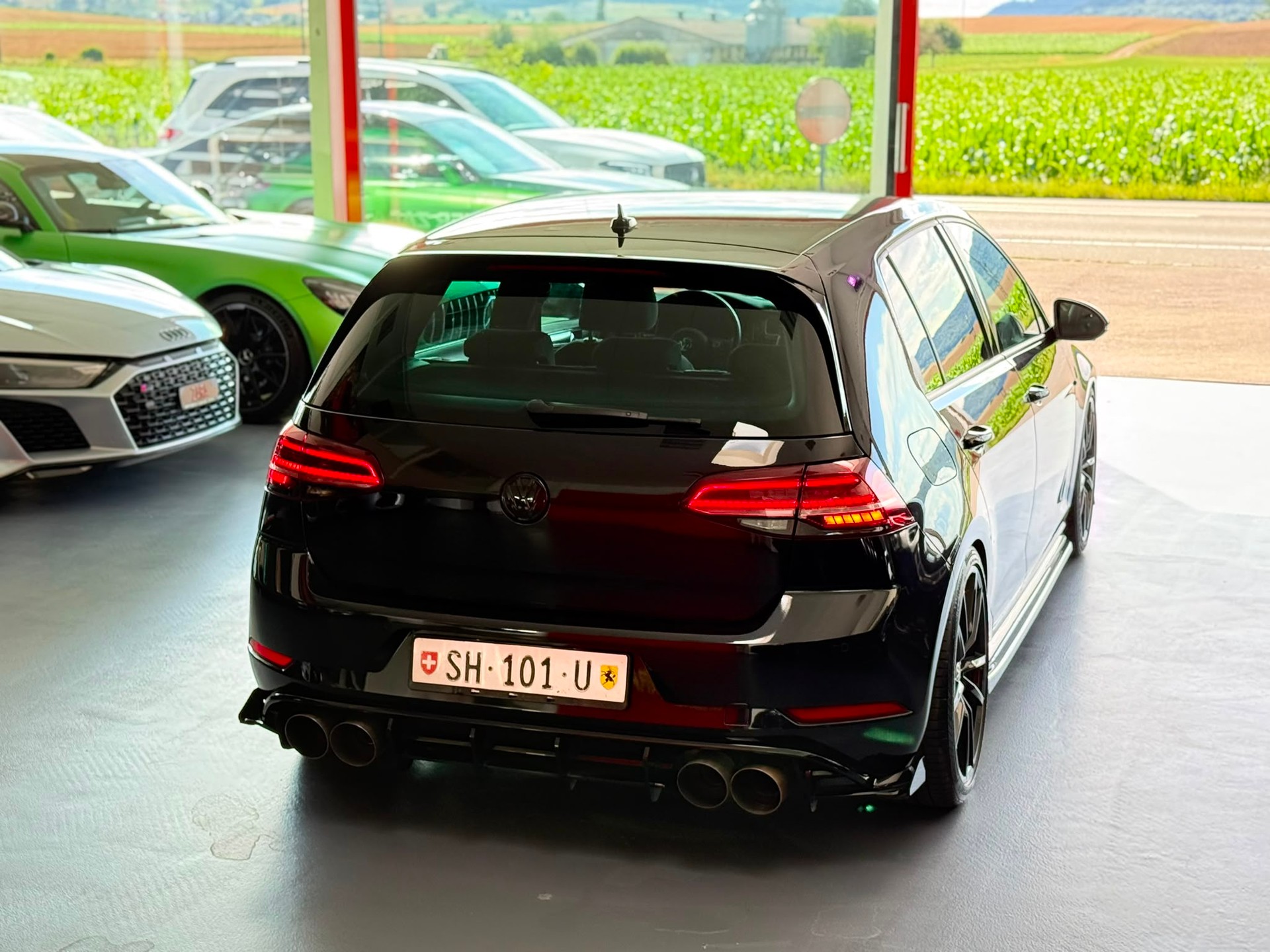 VW Golf 2.0 TSI R 4Motion DSG-image-12