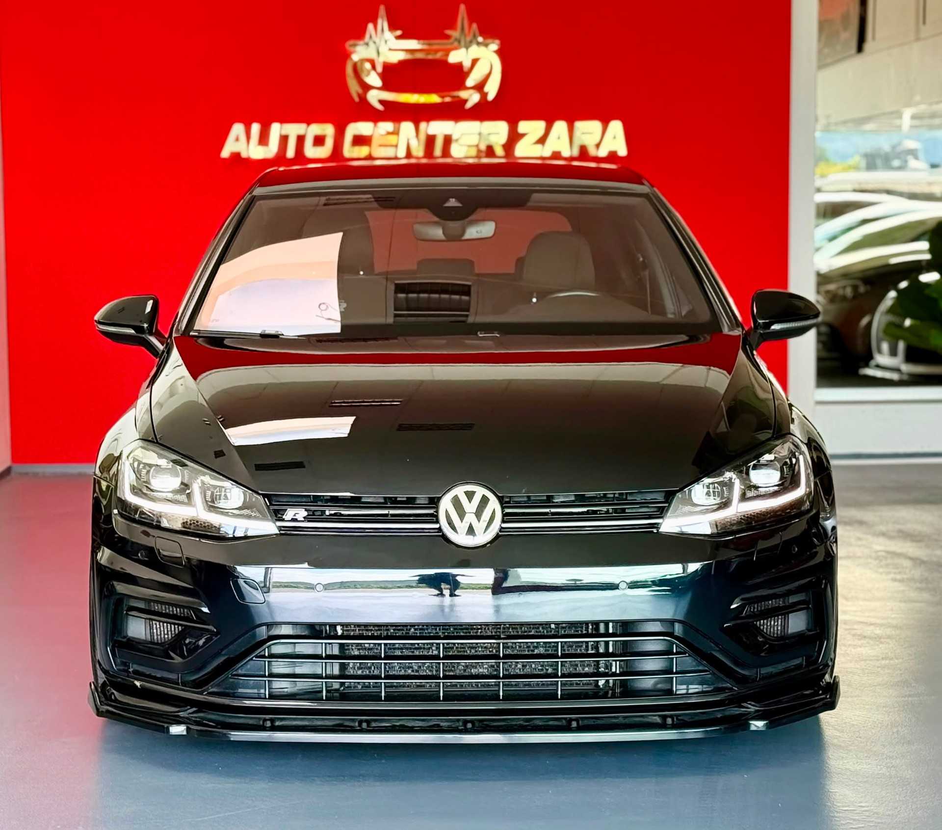 VW Golf 2.0 TSI R 4Motion DSG-image-6