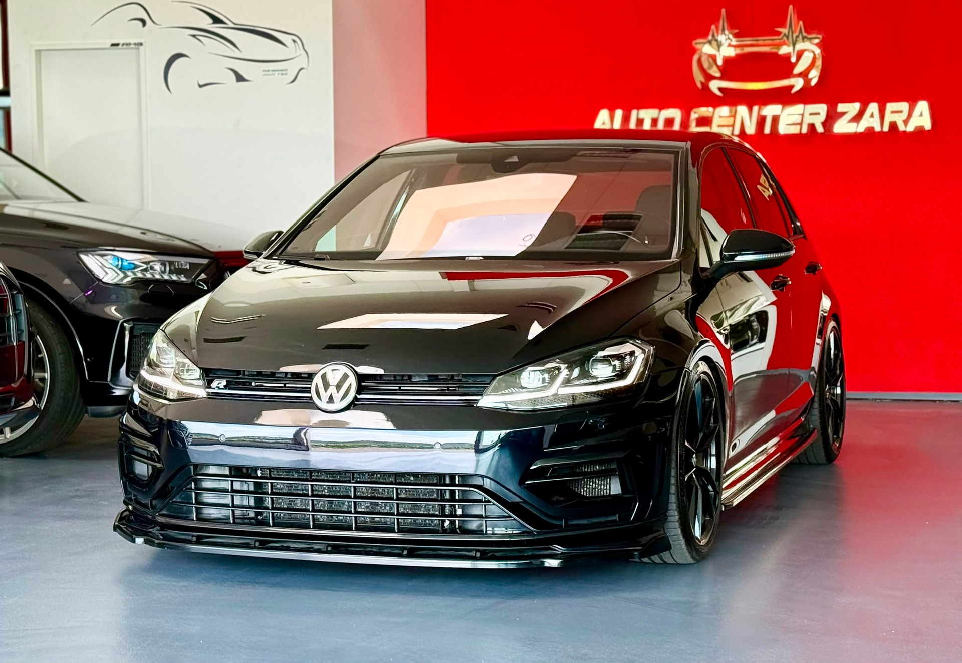 VW Golf 2.0 TSI R 4Motion DSG-image-4