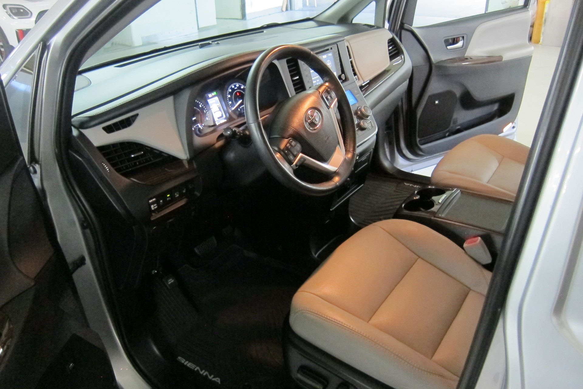 TOYOTA SIENNA LIMITED PREMIUM AWD , 300PS, TOP GEPLEGTES FAHRZEUG, ADPITVER TEMPOMAT, 360 KAMERA,-image-10