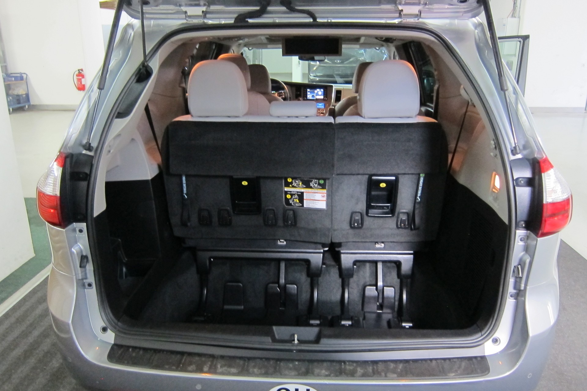 TOYOTA SIENNA LIMITED PREMIUM AWD , 300PS, TOP GEPLEGTES FAHRZEUG, ADPITVER TEMPOMAT, 360 KAMERA,-image-6