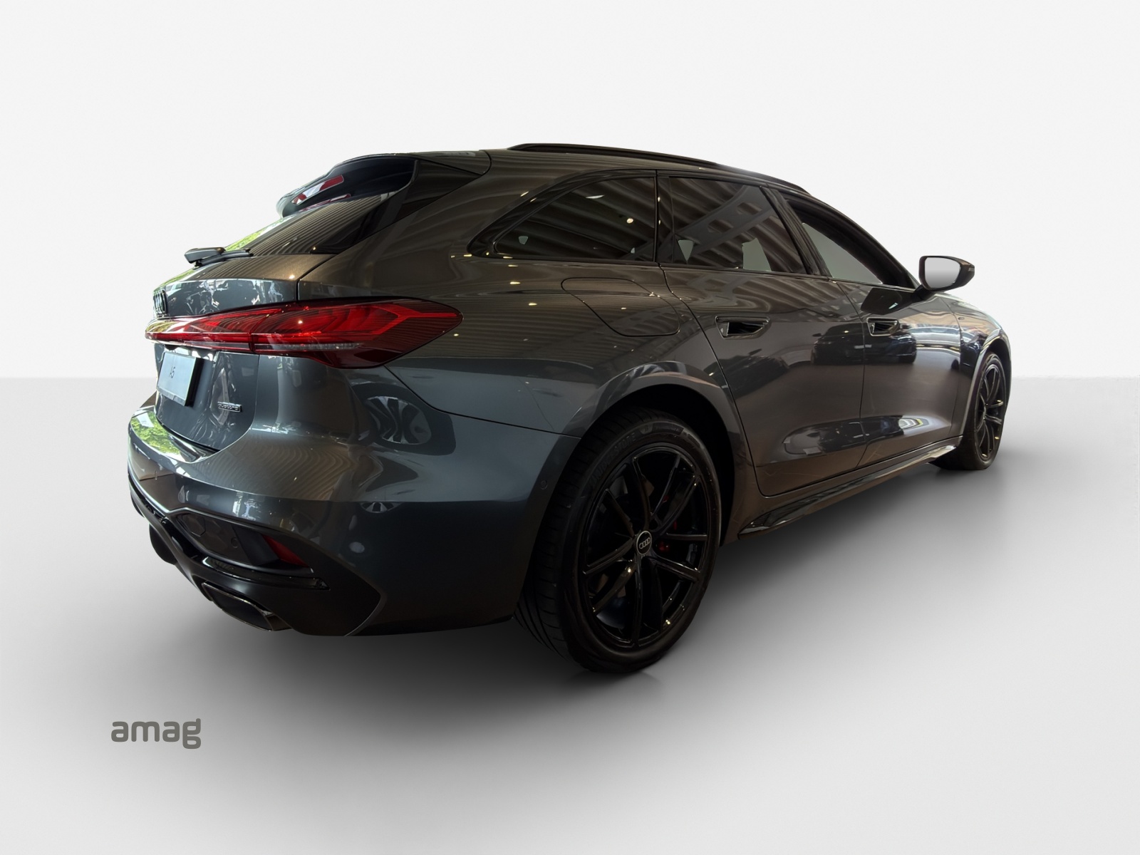 AUDI A5 Avant e-hybrid quattro Attraction 220 kW S tronic-image-4