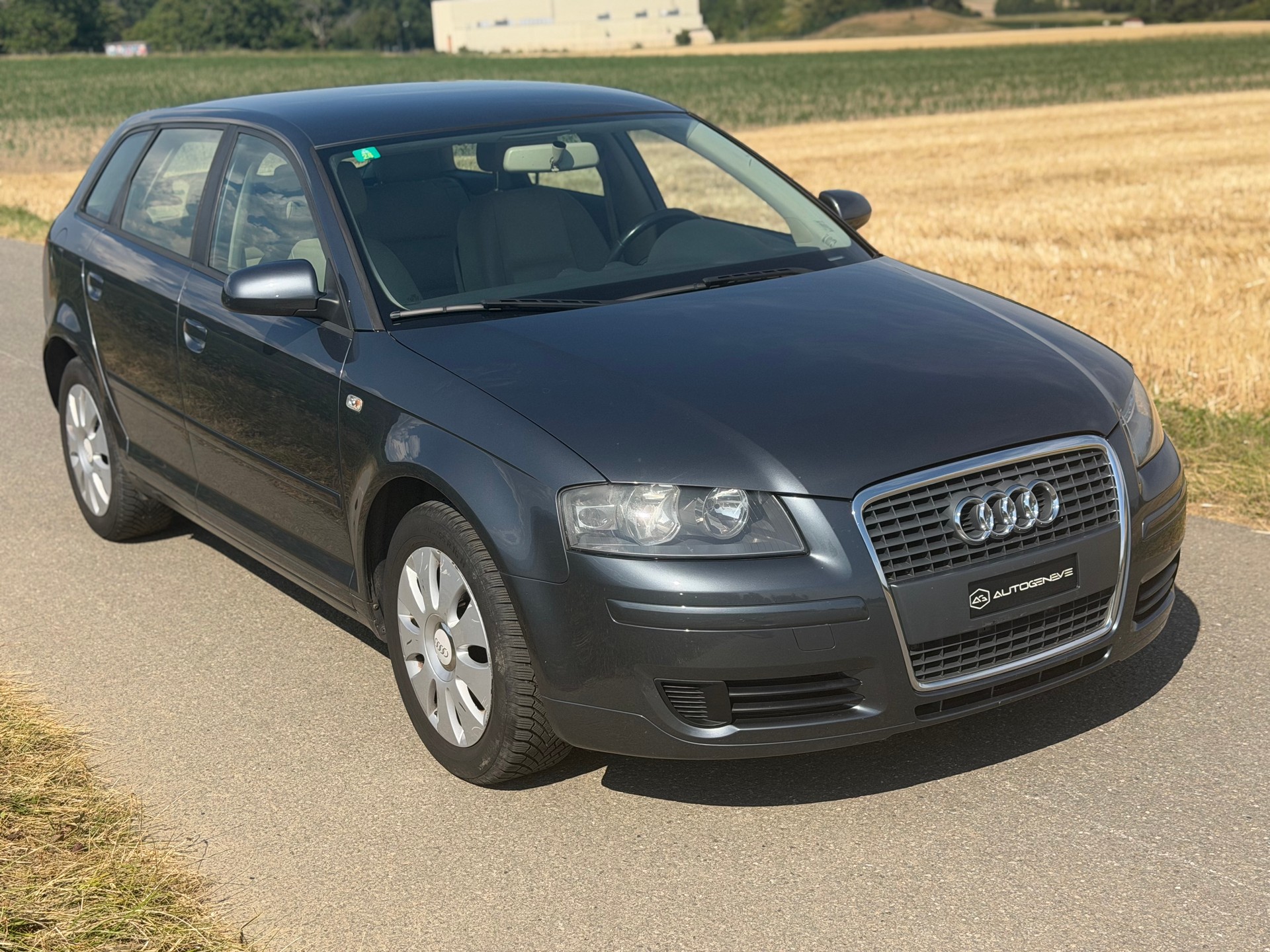 AUDI A3 Sportback 1.6 Ambiente-image-4