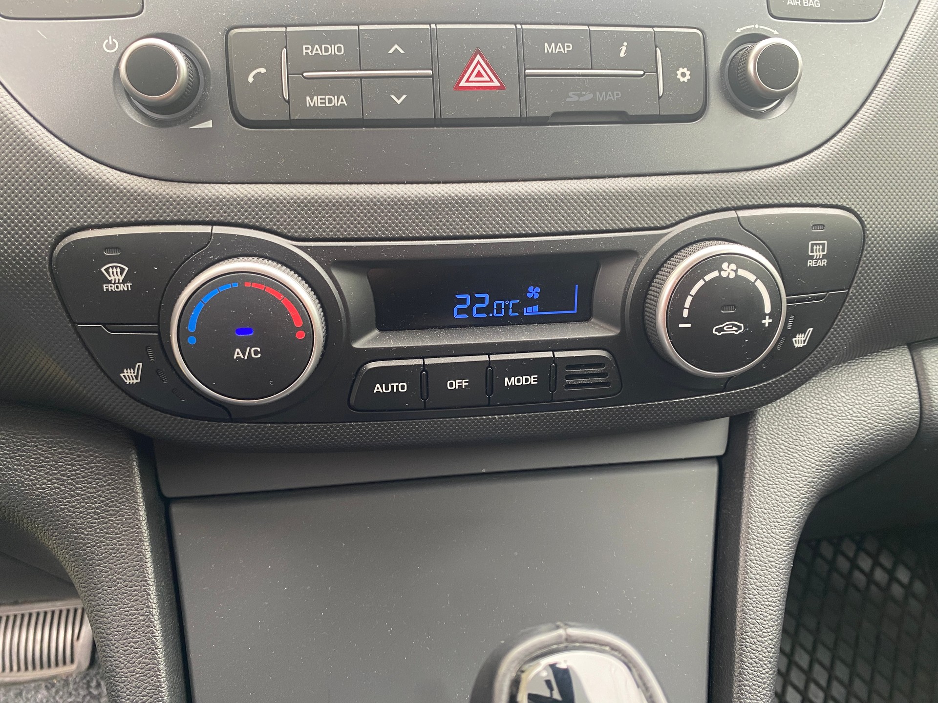 HYUNDAI i10 1.2 Vertex Automatic-image-6
