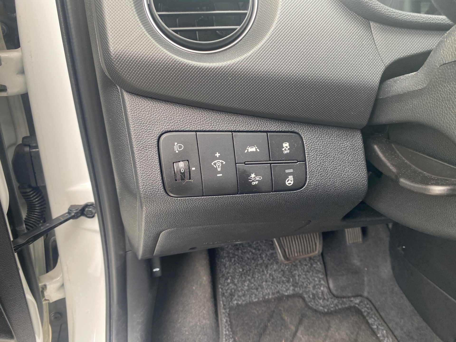 HYUNDAI i10 1.2 Vertex Automatic-image-3