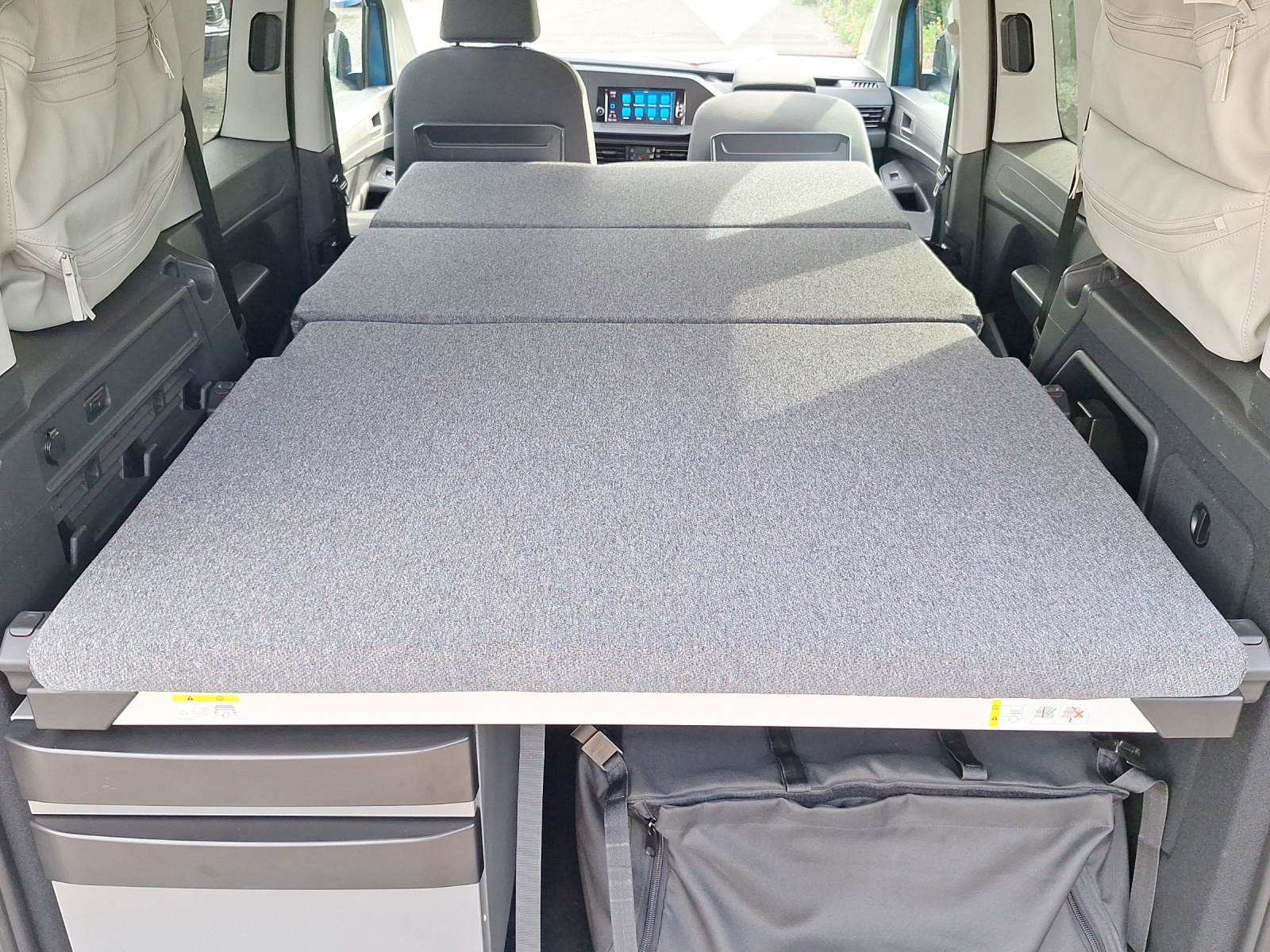 VW Caddy 1.5 TSI California DSG-image-13