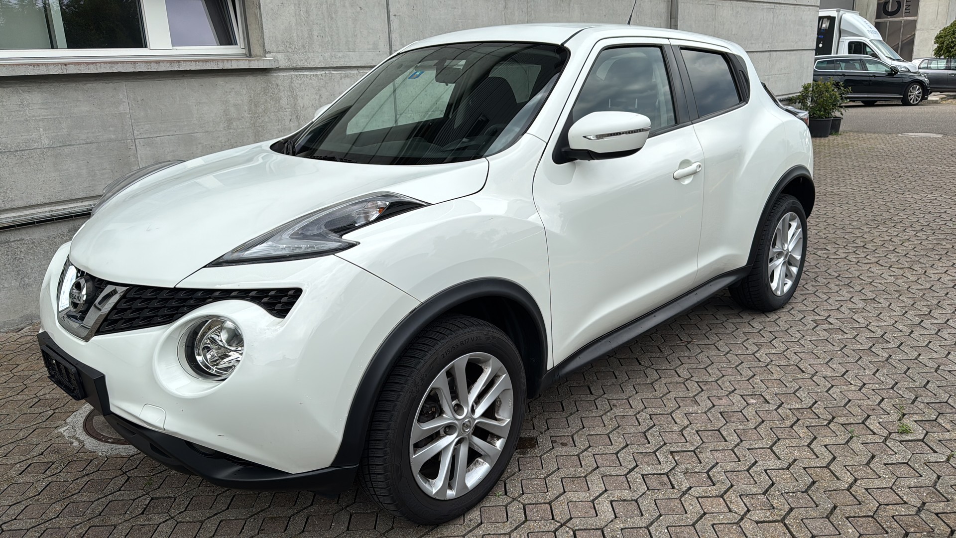 NISSAN Juke 1.2 DIG-T tekna-showroom-element-2