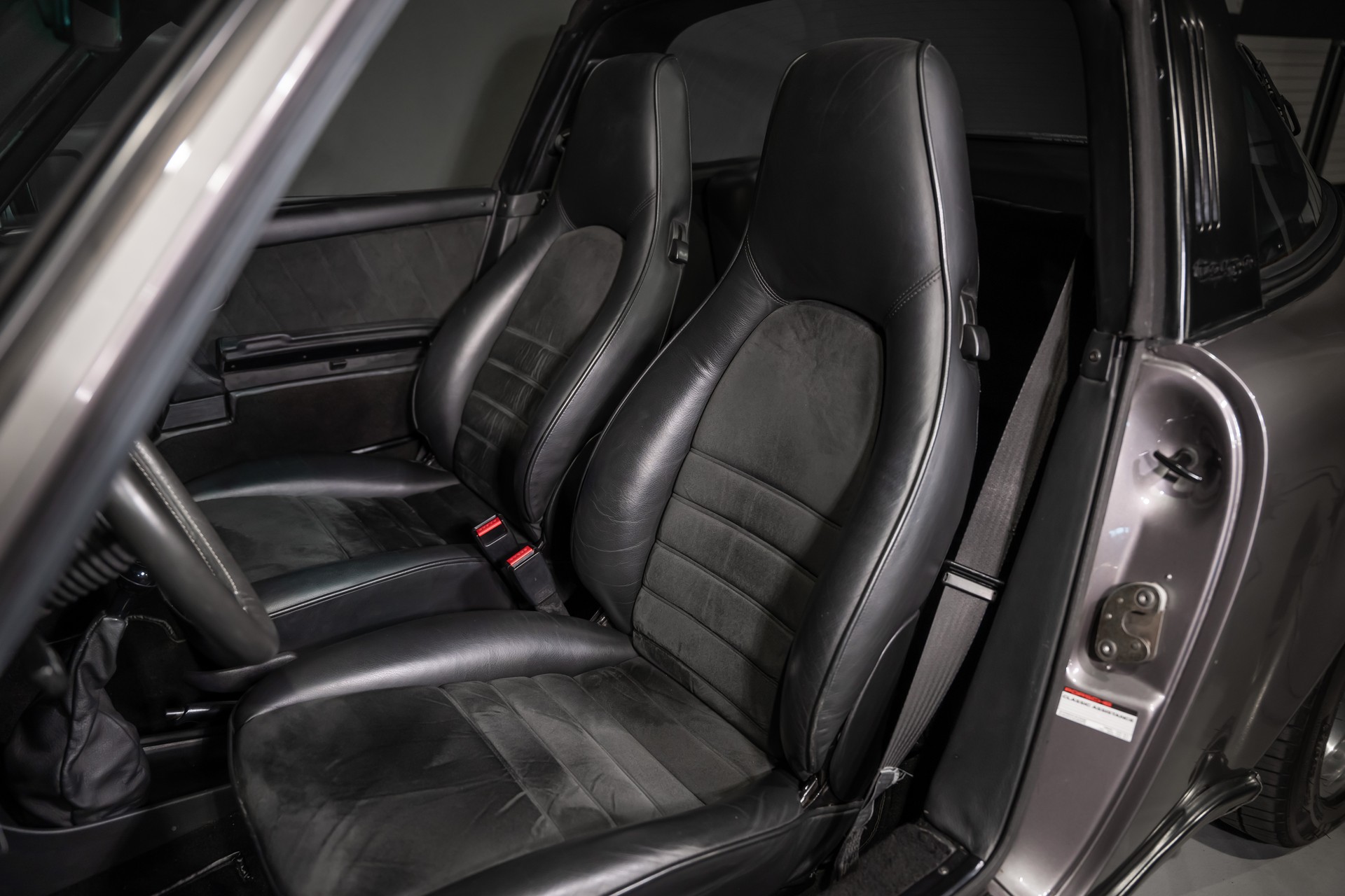 PORSCHE 911 Carrera Targa-image-17